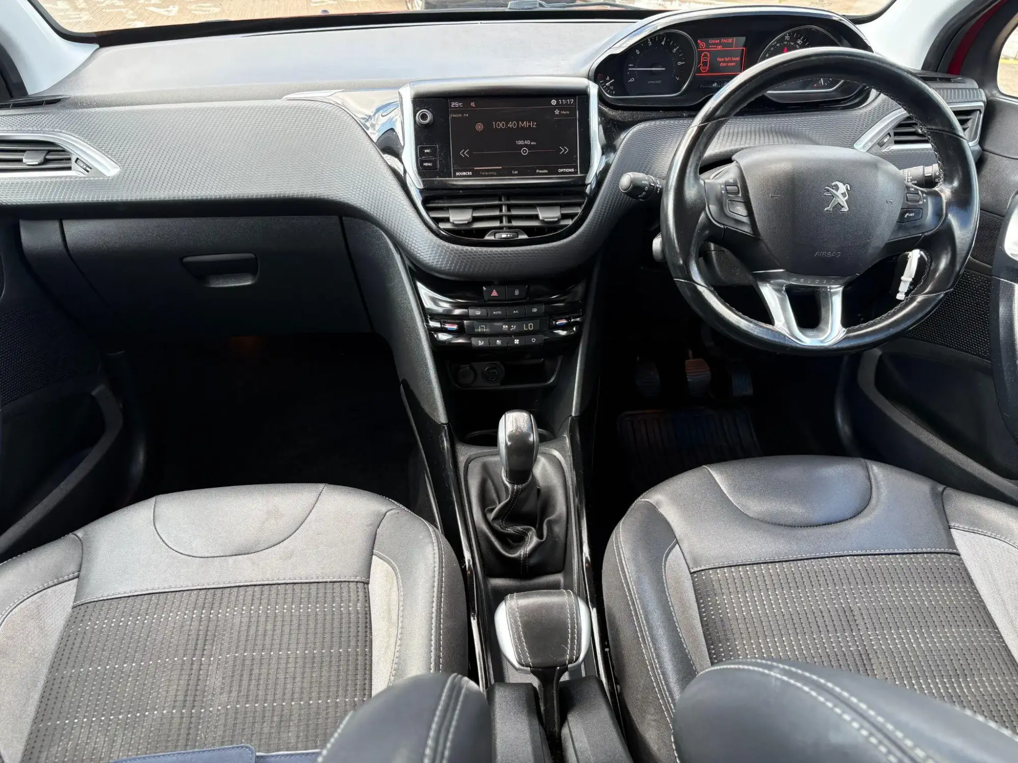 Peugeot 2008 Image 12 Peugeot 2008 Image 12