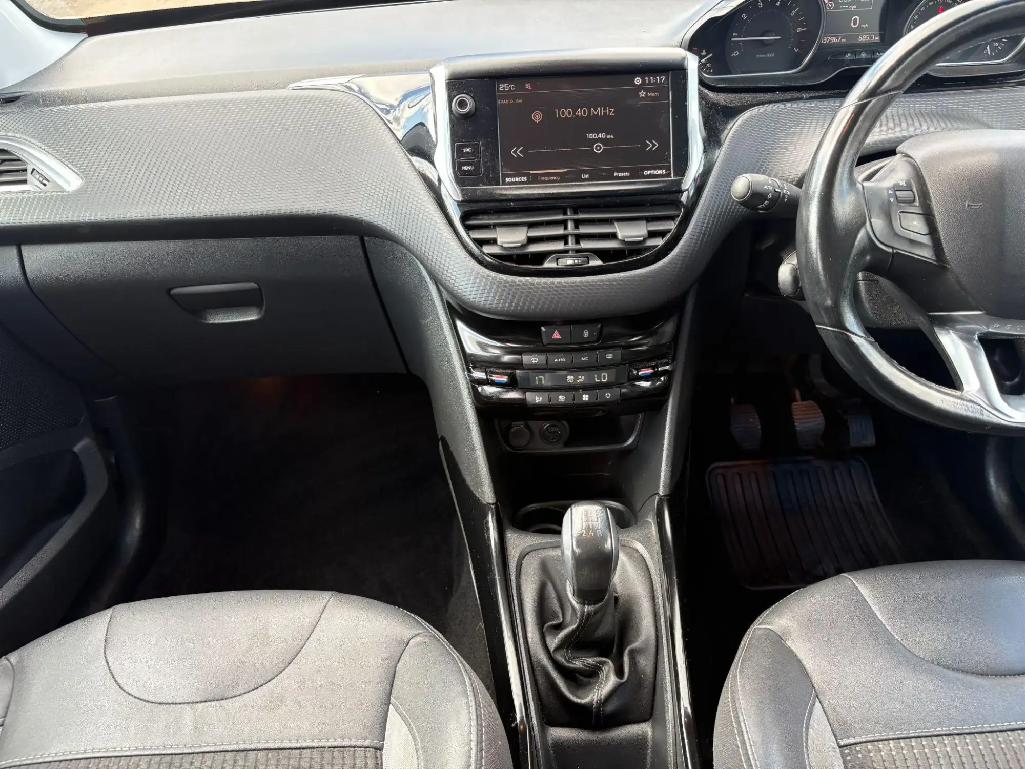 Peugeot 2008 Image 13 Peugeot 2008 Image 13