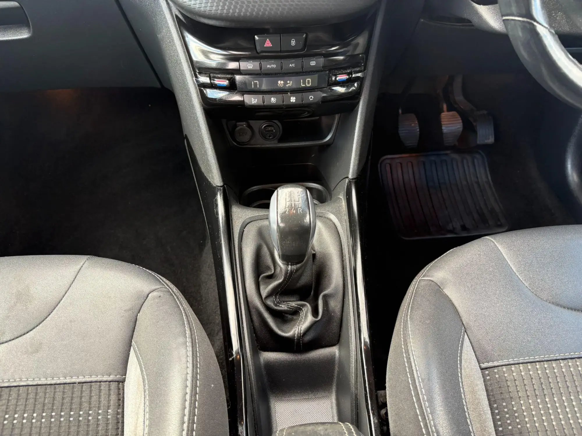 Peugeot 2008 Image 14 Peugeot 2008 Image 14