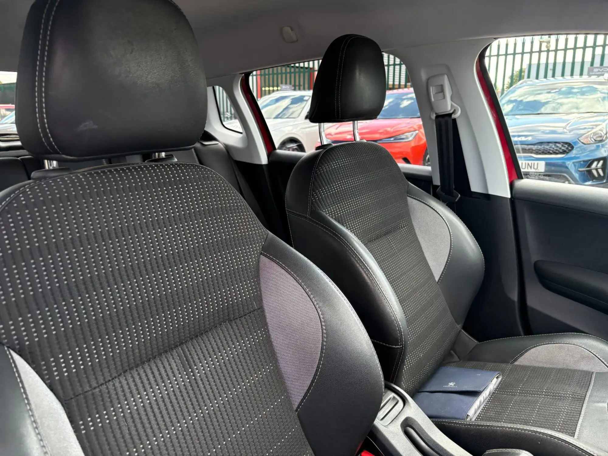Peugeot 2008 Image 18 Peugeot 2008 Image 18