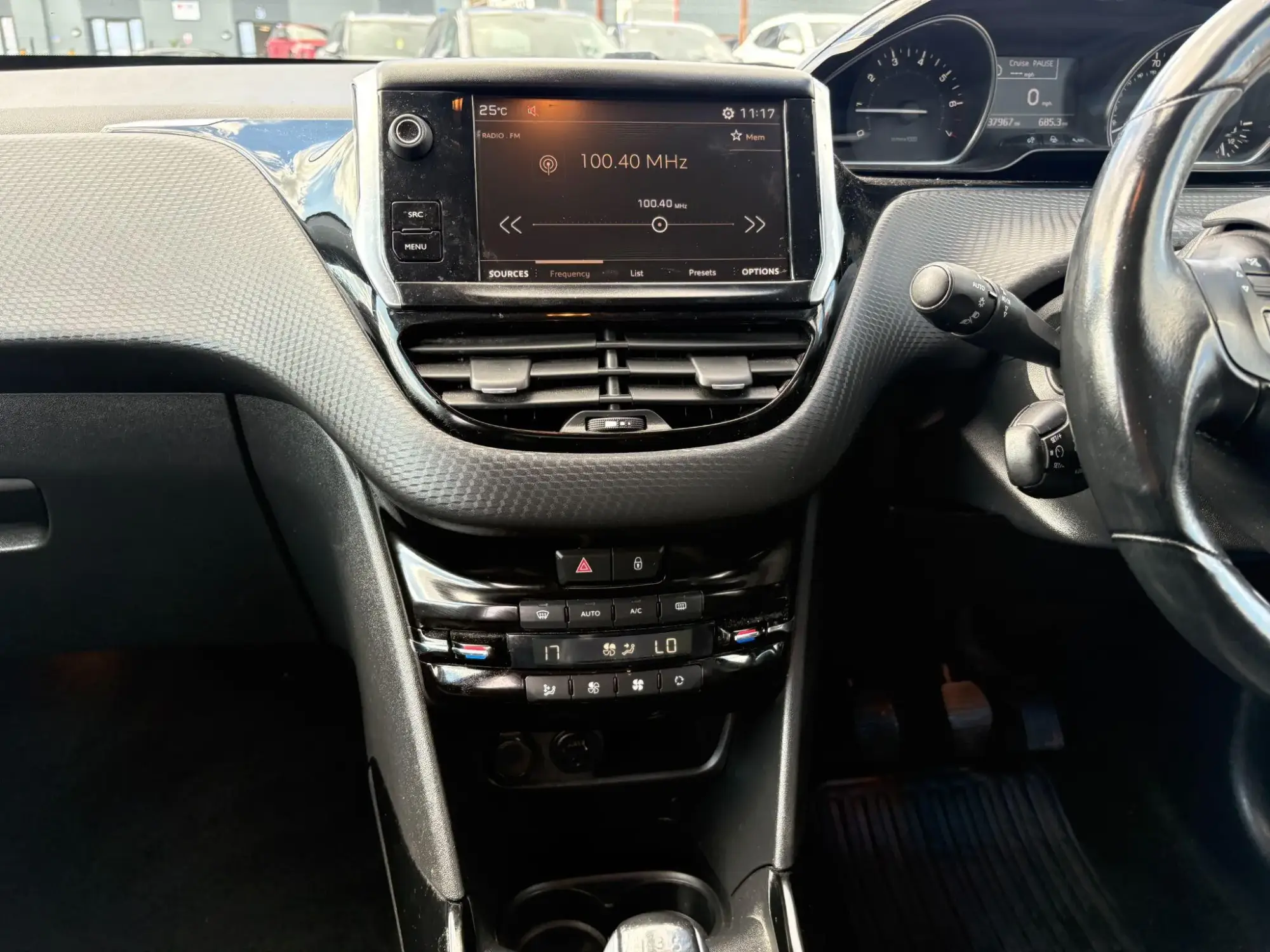 Peugeot 2008 Image 24 Peugeot 2008 Image 24