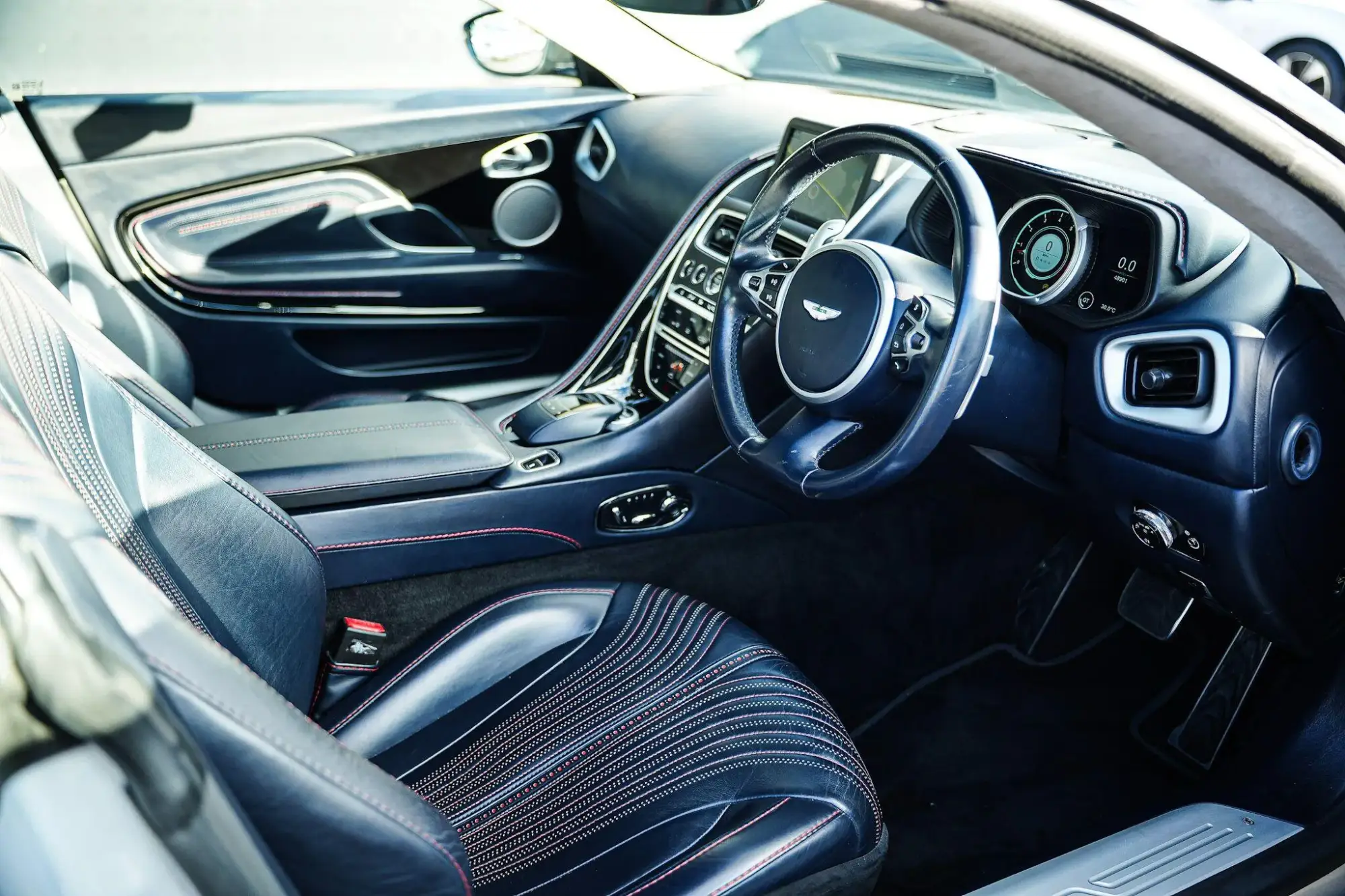 Aston Martin DB11 Image 10