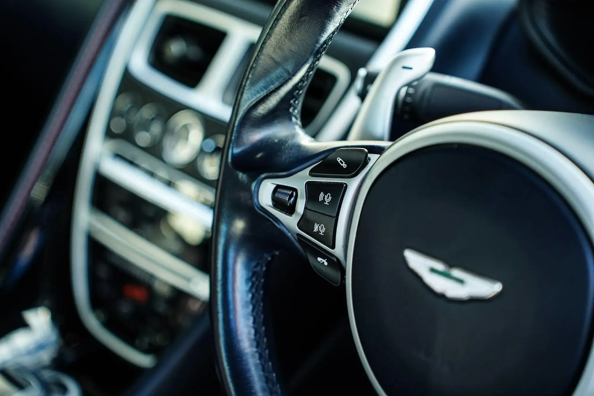 Aston Martin DB11 Image 24
