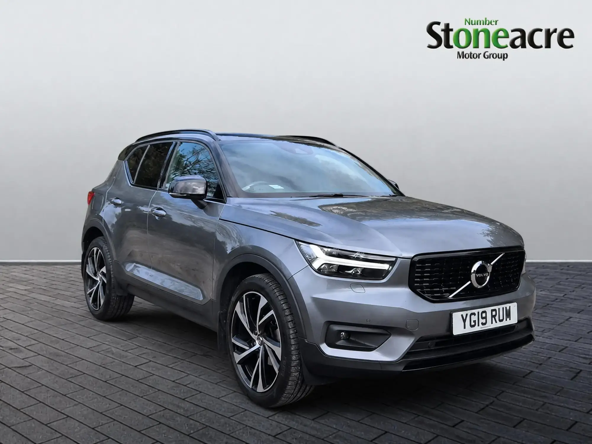 Volvo XC40 1.5 T3 R-Design Pro Euro 6 (s/s) 5dr YG19RUW Image 1 Volvo XC40 1.5 T3 R-Design Pro Euro 6 (s/s) 5dr YG19RUW Image 1