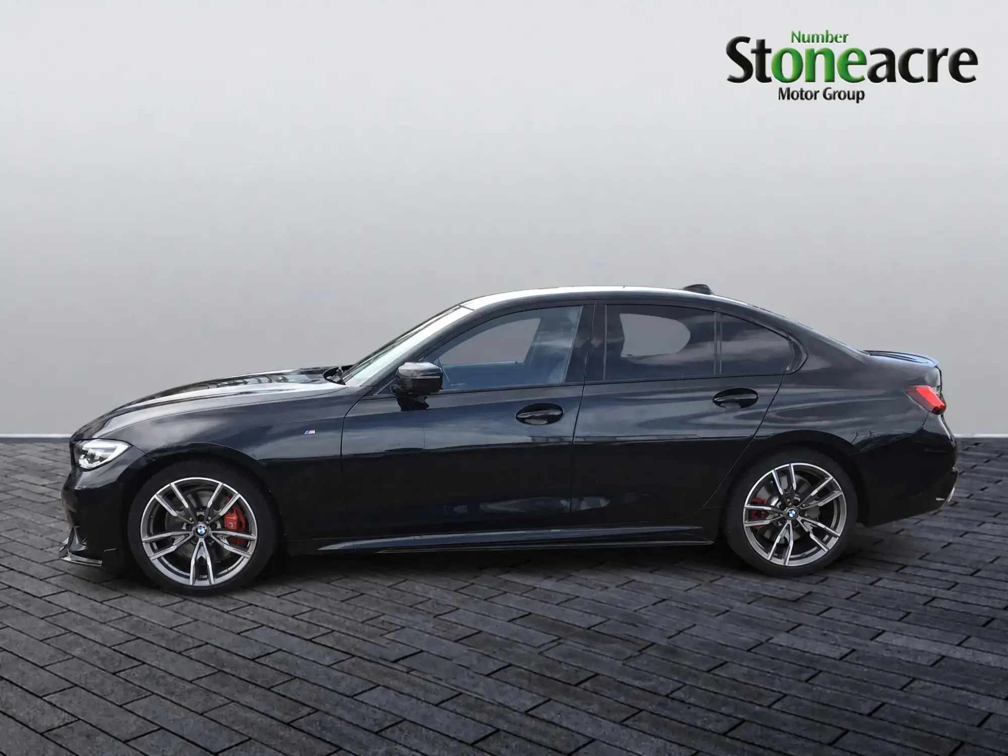 BMW 3 Series Image 6