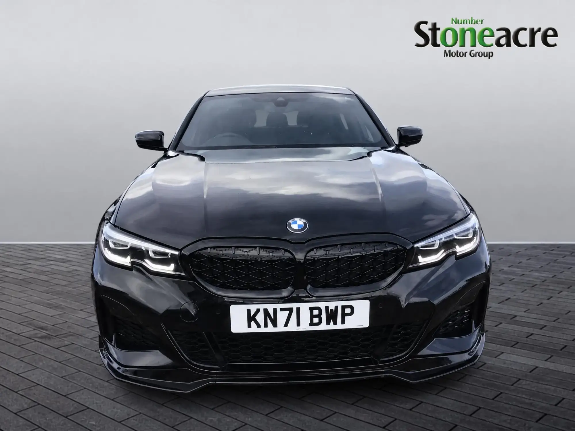 BMW 3 Series Image 8