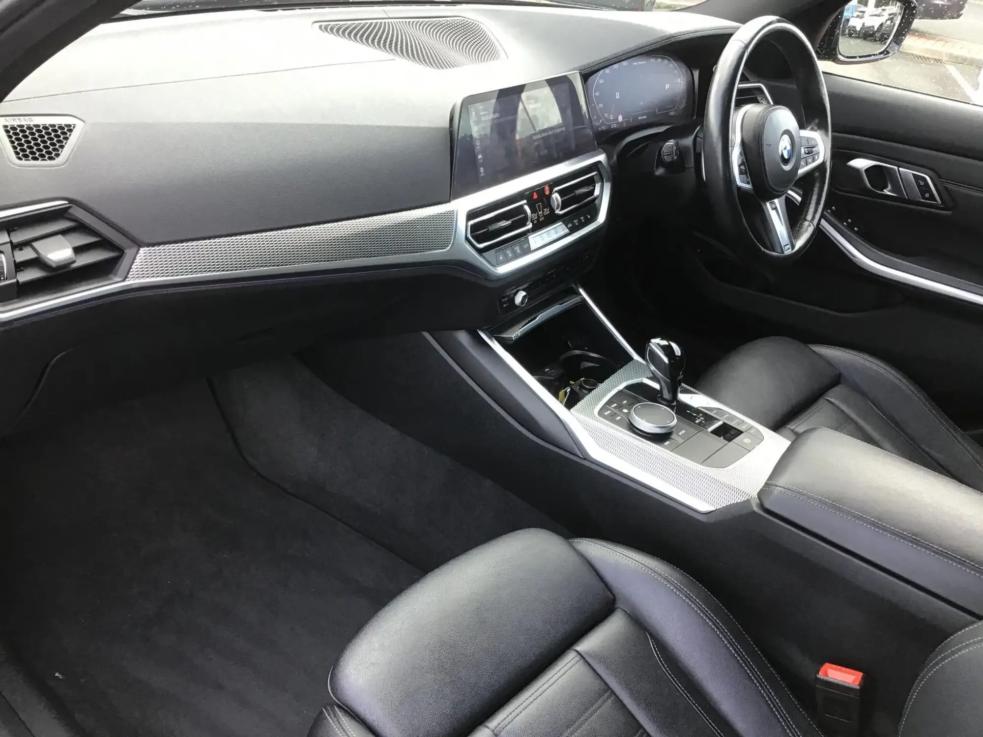 BMW 3 Series Image 11