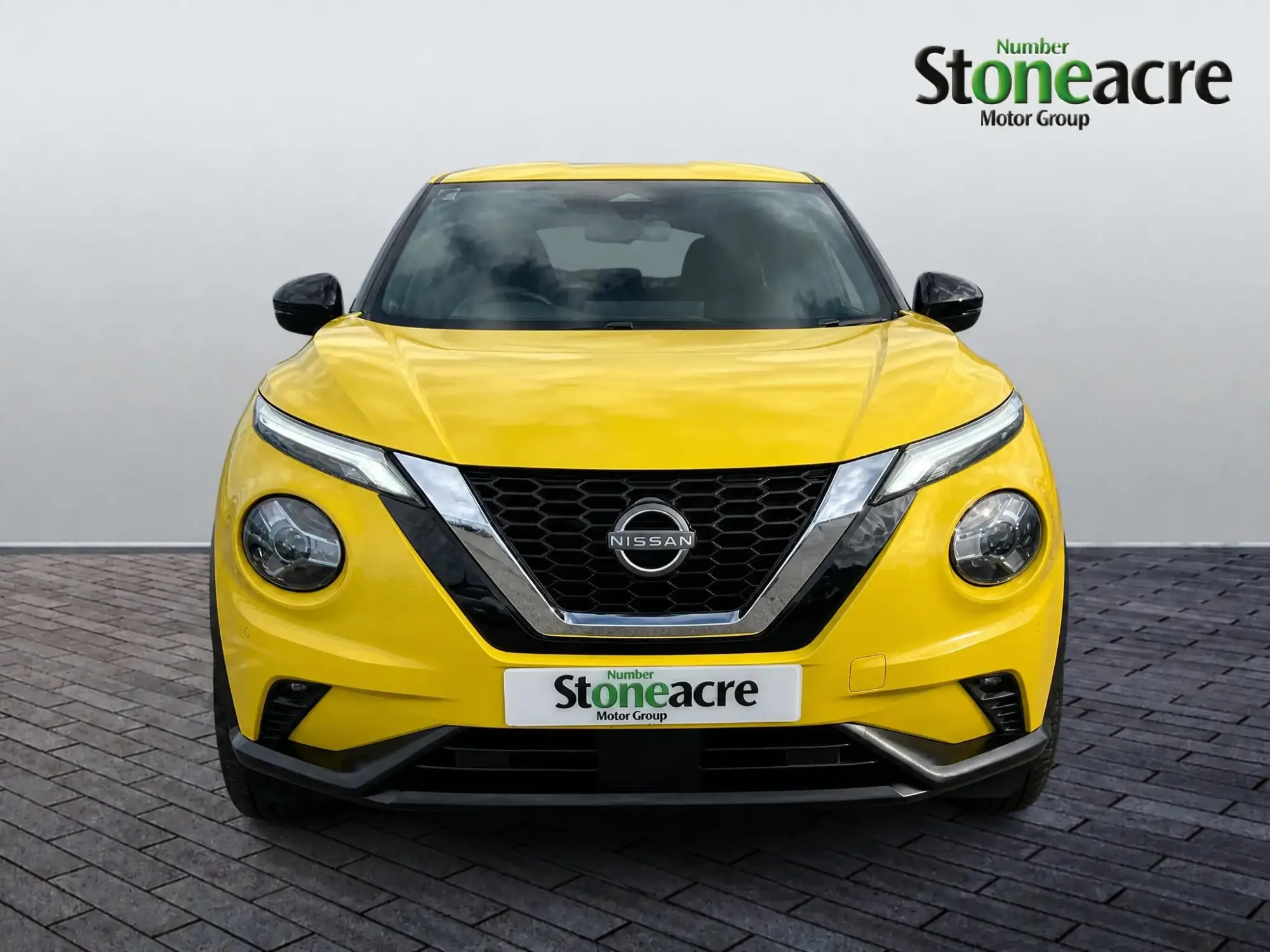 Nissan Juke 1.0 DIG-T N-Connecta Euro 6 (s/s) 5dr FA26CHD Image 2 Nissan Juke 1.0 DIG-T N-Connecta Euro 6 (s/s) 5dr FA26CHD Image 2