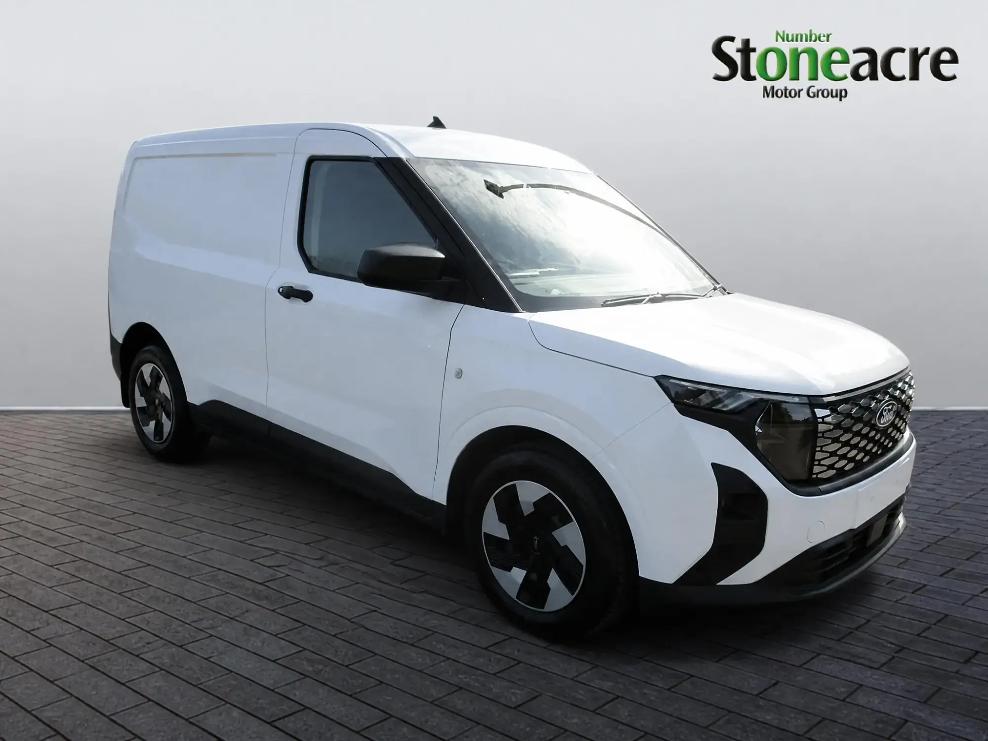 Ford E-Transit Courier Image 1