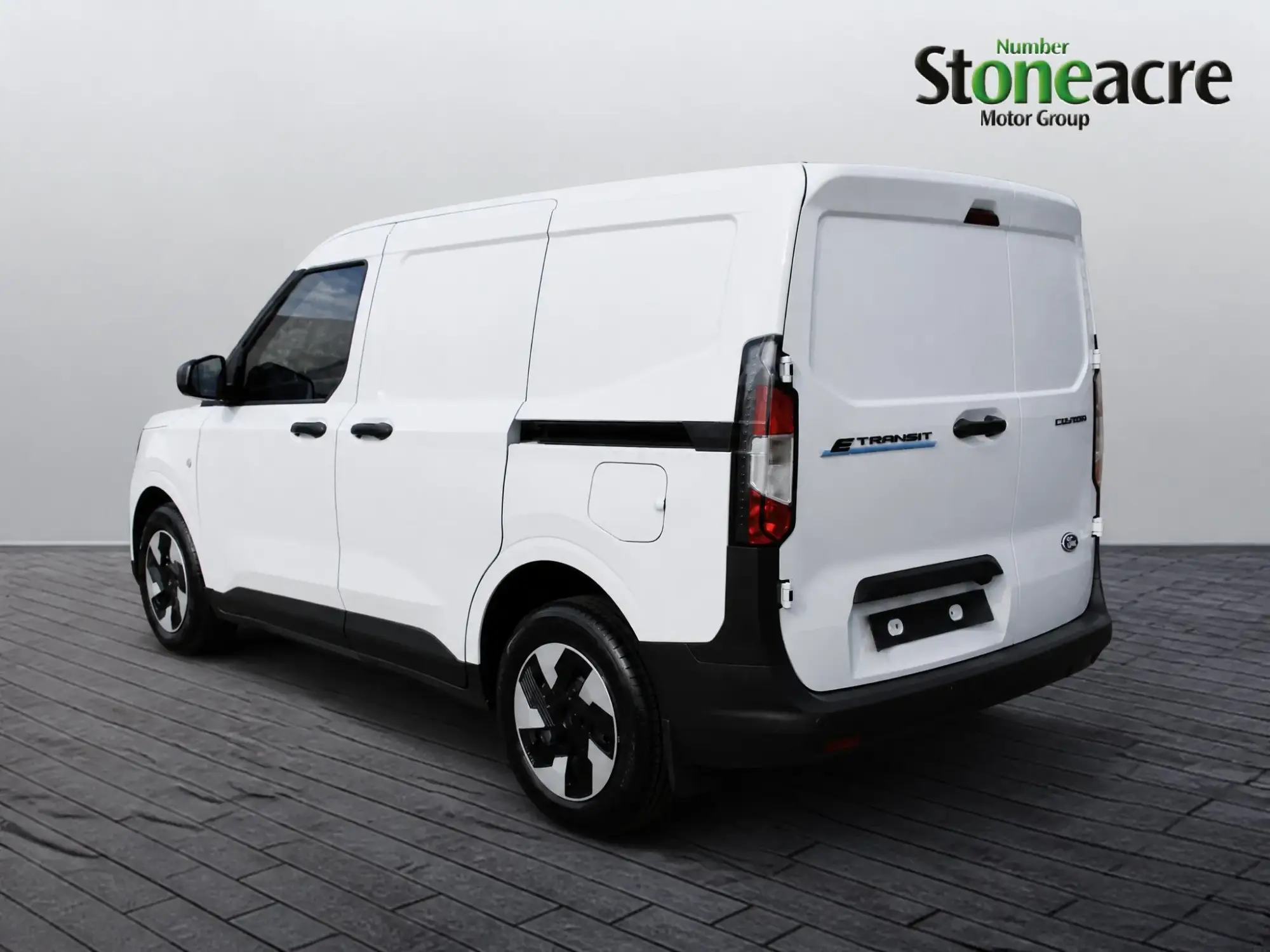 Ford E-Transit Courier Image 5