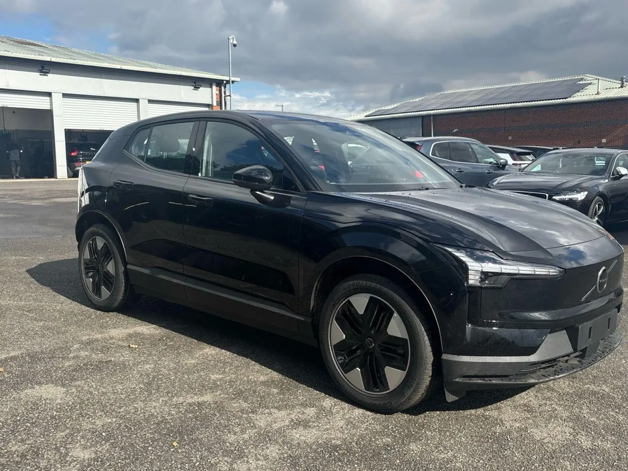 Volvo EX30 Single Motor 51kWh Plus Auto 5dr NA76BWM Image 1