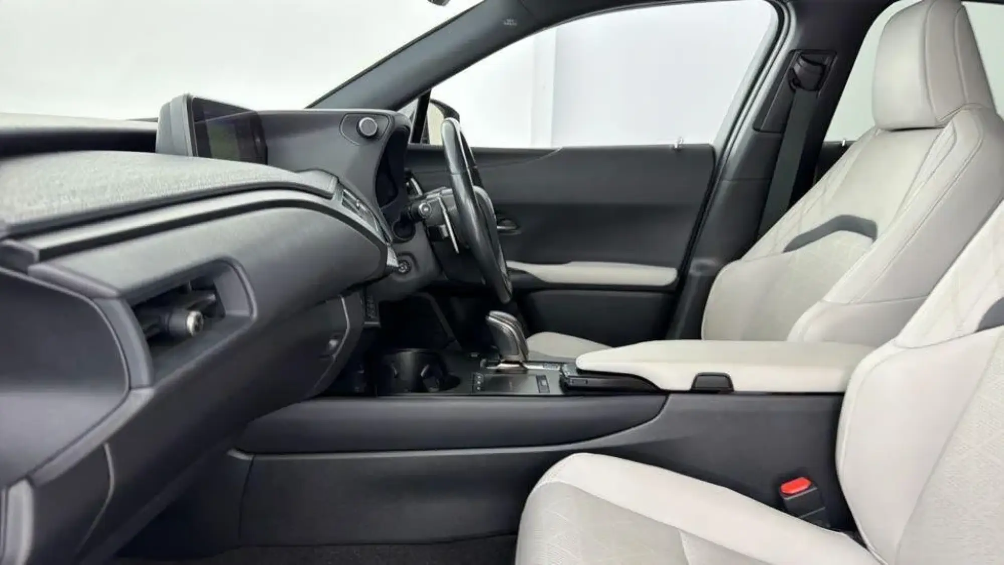 Lexus UX Image 21