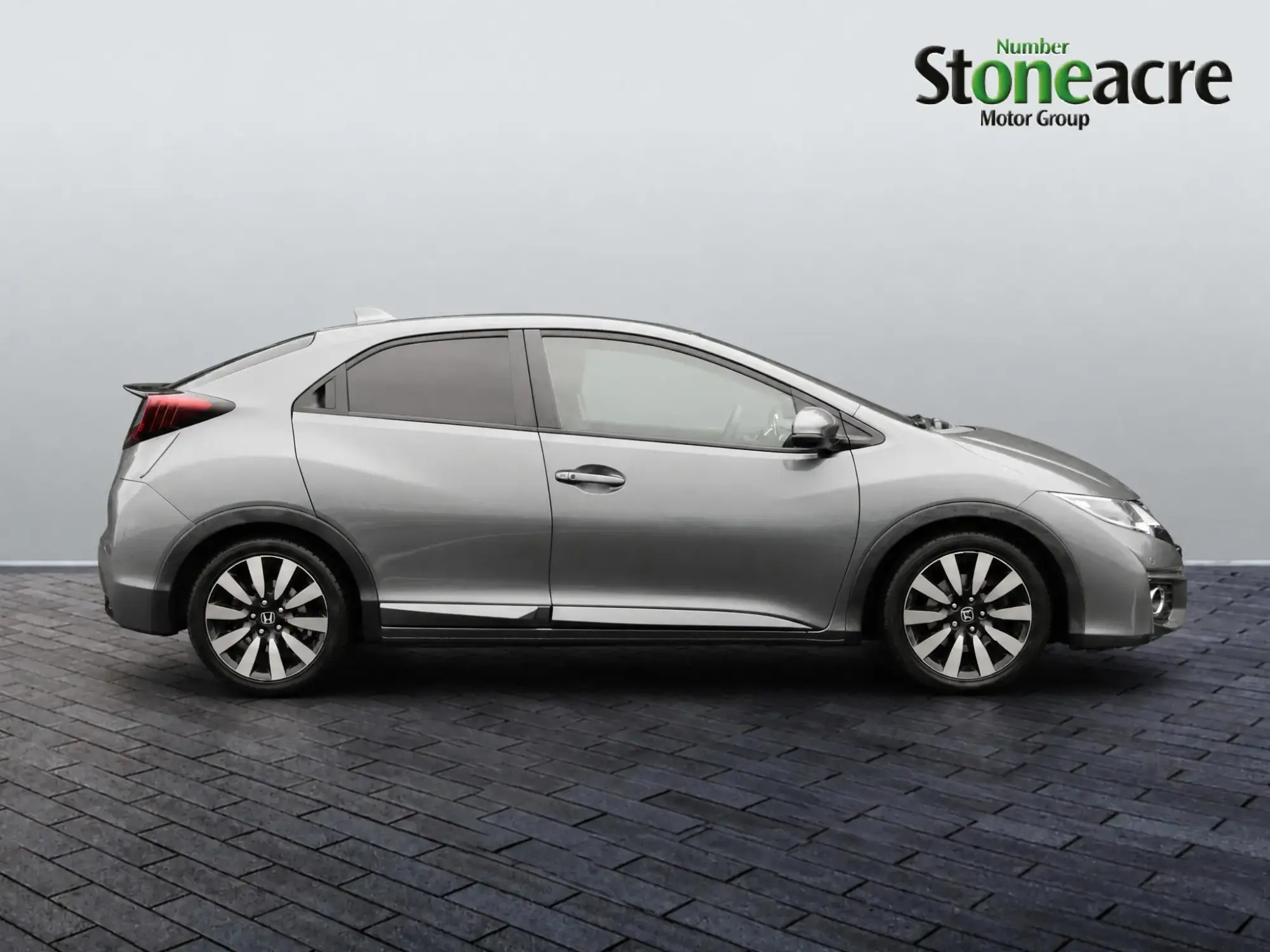 Honda Civic 1.8 i-VTEC EX Plus Auto Euro 6 5dr DE16XAY Image 2