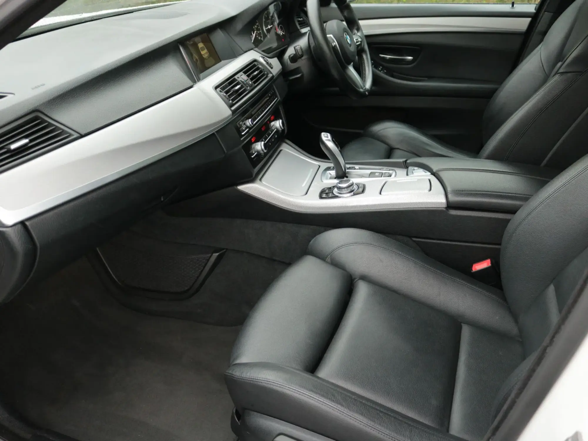 BMW 5 Series Image 15 BMW 5 Series Image 15