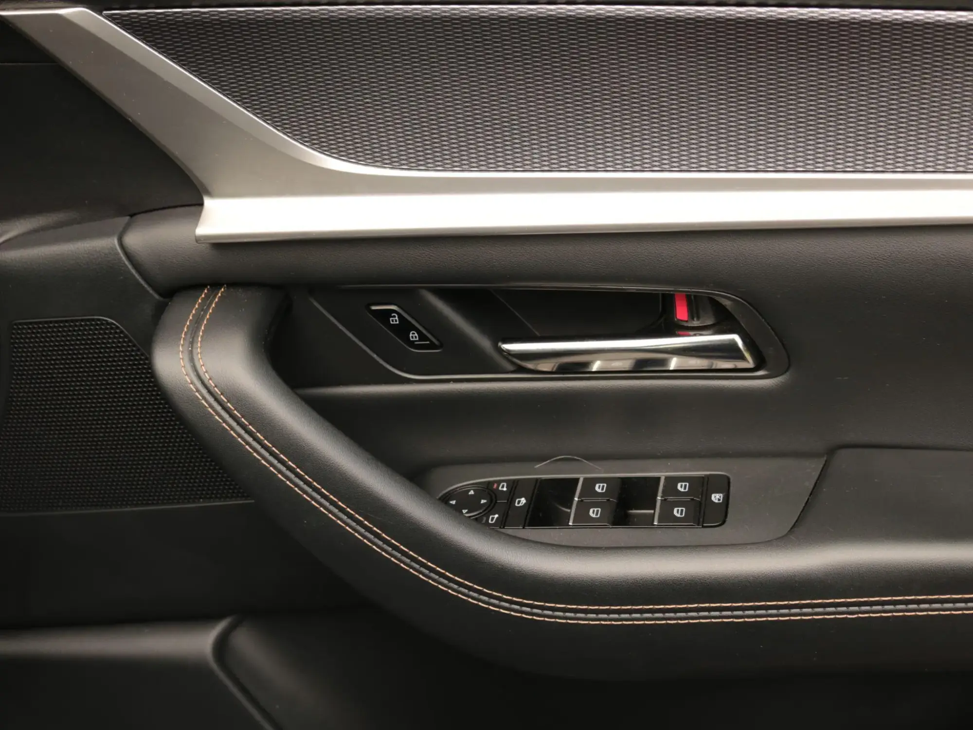Mazda CX-60 PHEV Image 27 Mazda CX-60 PHEV Image 27
