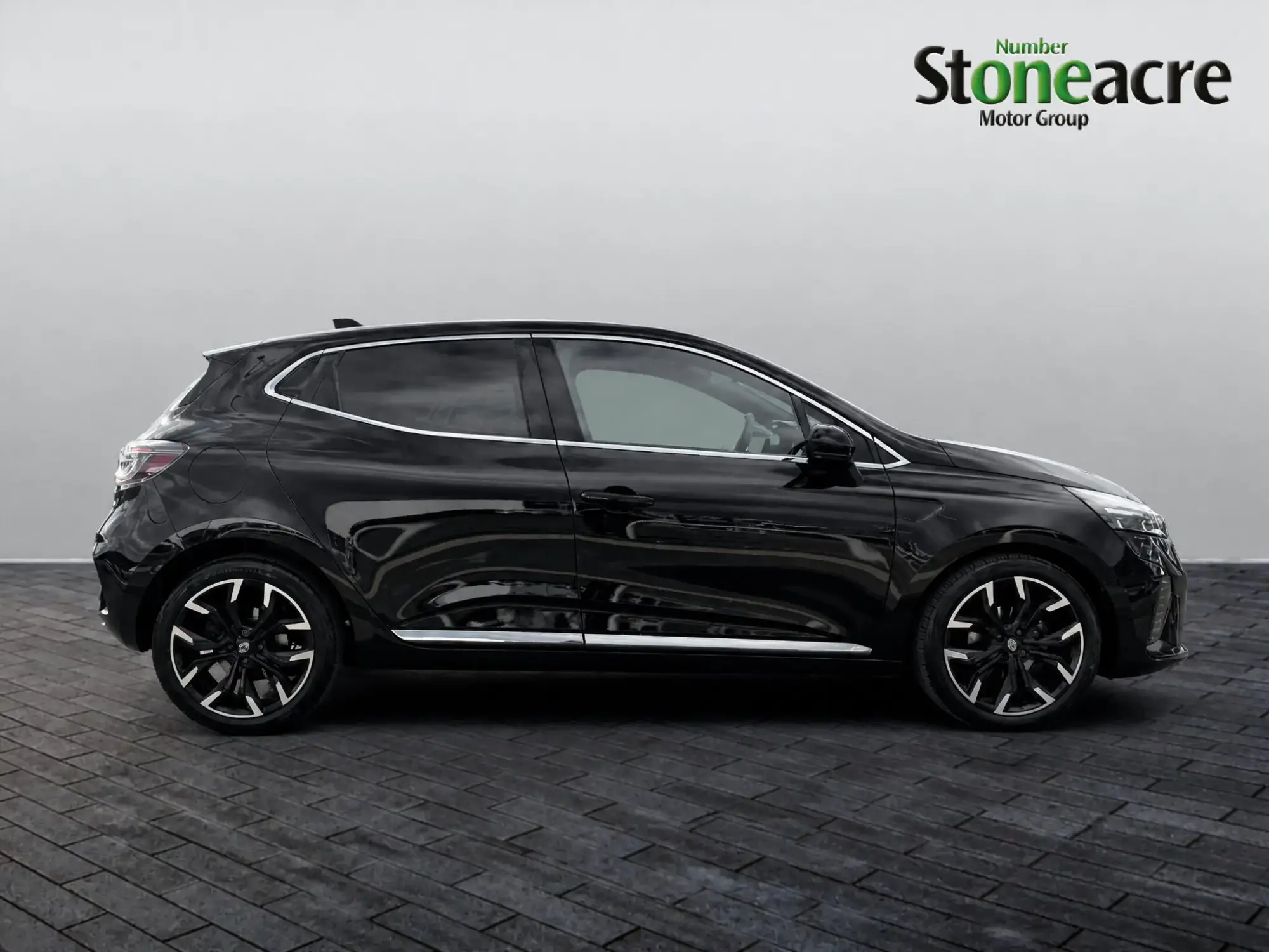 Renault Clio 1.0 TCe techno Euro 6 (s/s) 5dr YT24EJO Image 2 Renault Clio 1.0 TCe techno Euro 6 (s/s) 5dr YT24EJO Image 2