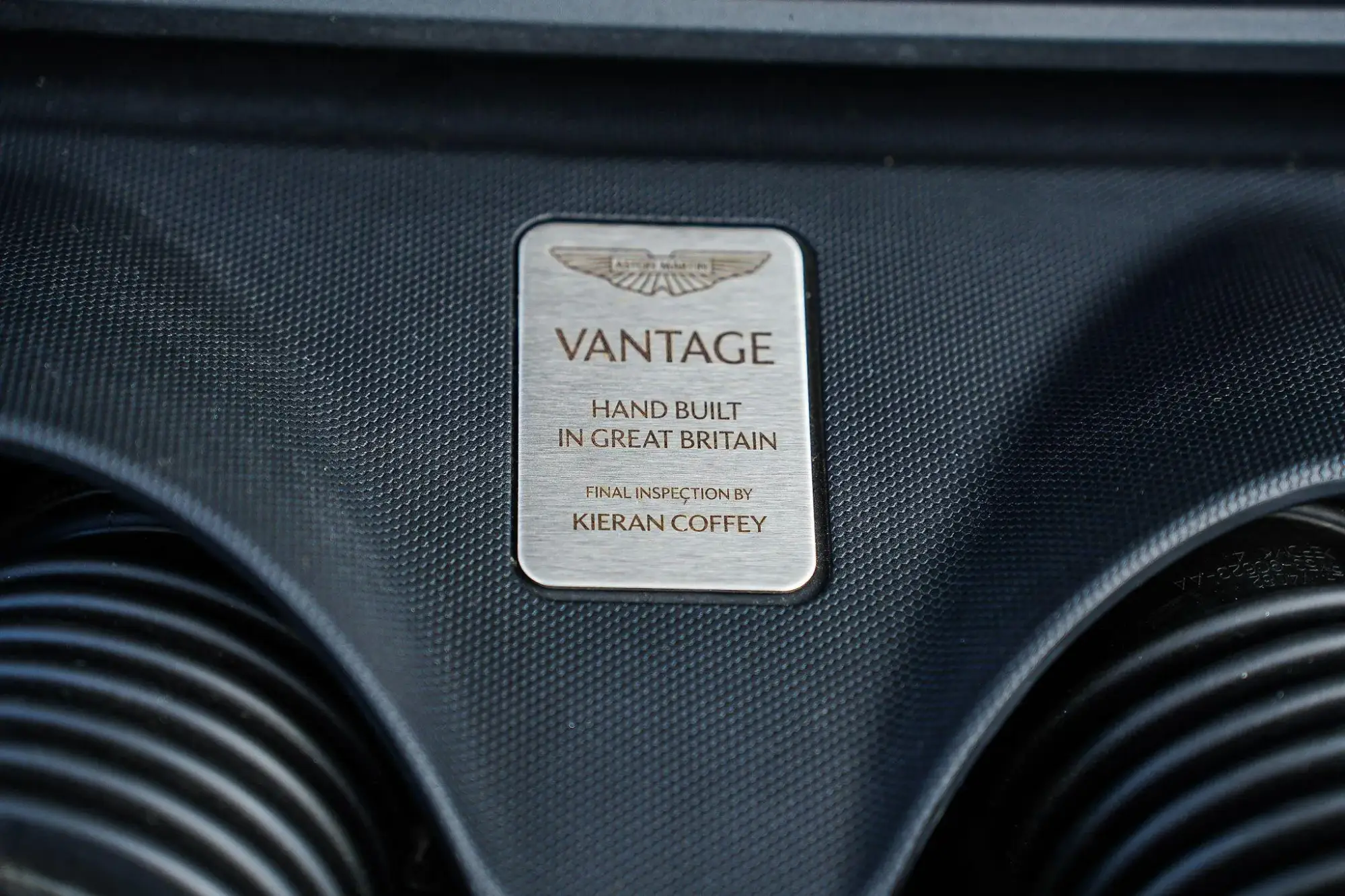 Aston Martin Vantage Image 25