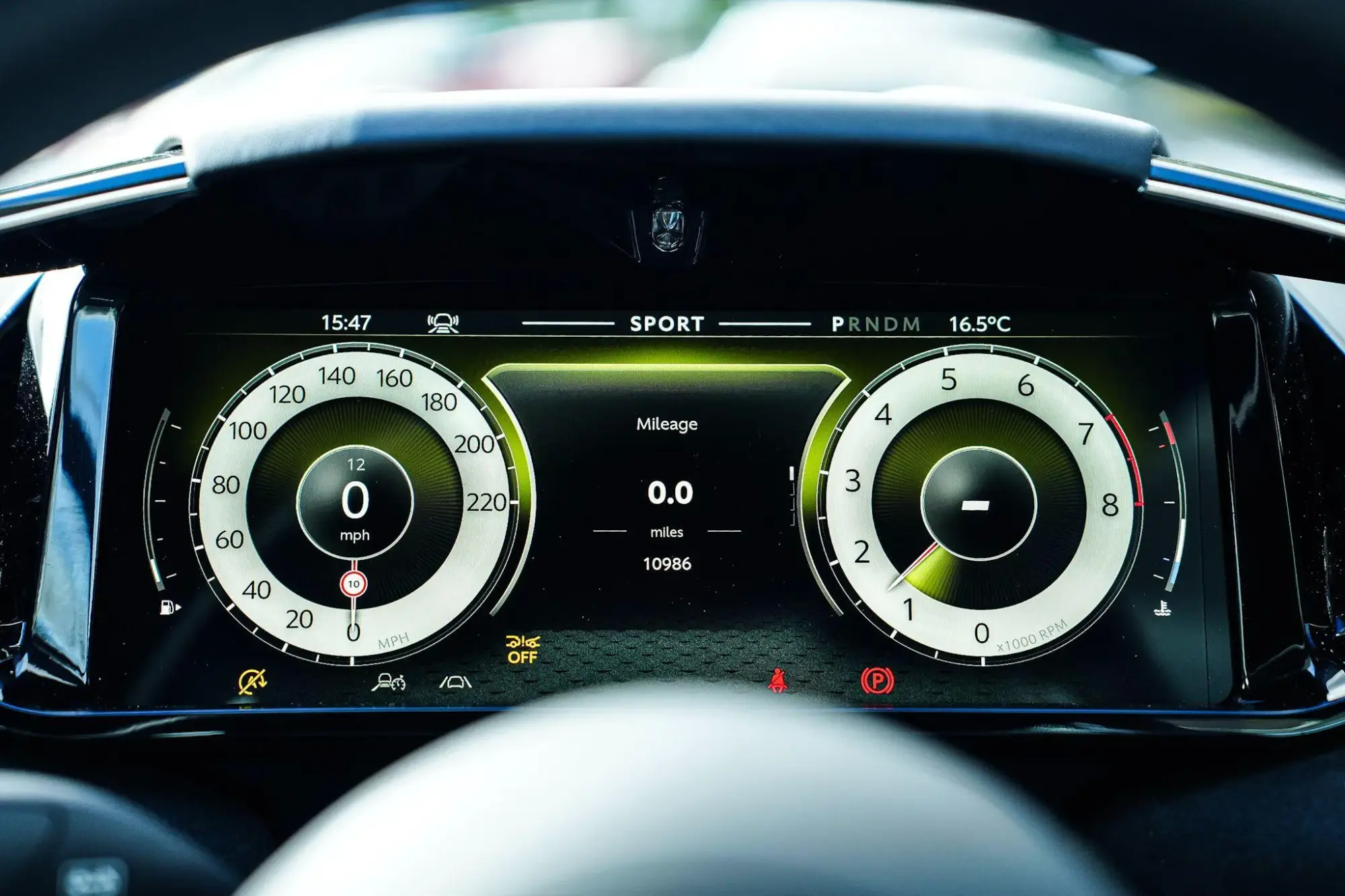 Aston Martin Vantage Image 7