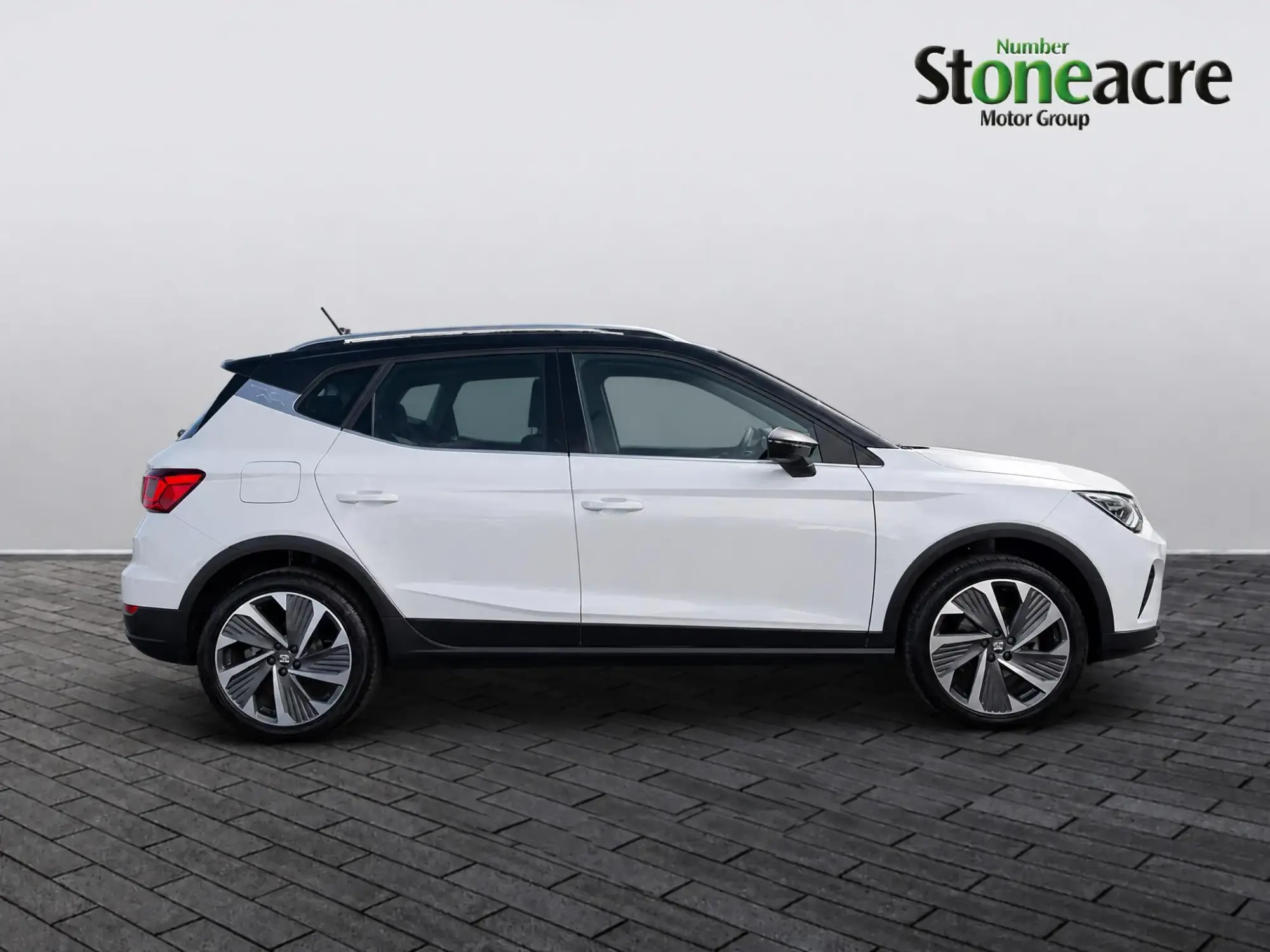 SEAT Arona 1.0 TSI FR Sport Euro 6 (s/s) 5dr YS24LLD Image 2 SEAT Arona 1.0 TSI FR Sport Euro 6 (s/s) 5dr YS24LLD Image 2