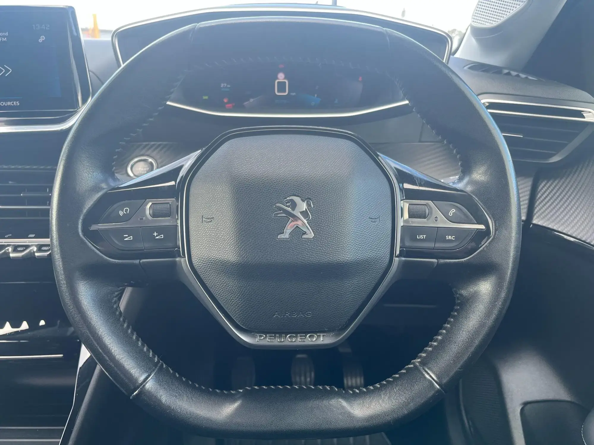 Peugeot 208 Image 14 Peugeot 208 Image 14