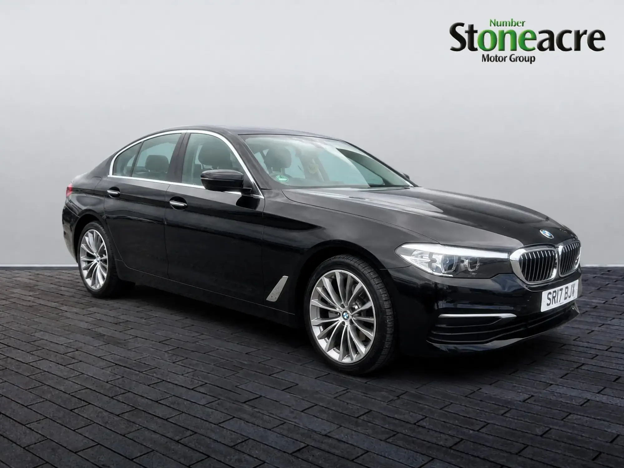 BMW 5 Series 2.0 520d SE Auto xDrive Euro 6 (s/s) 4dr SR17BJV Image 1 BMW 5 Series 2.0 520d SE Auto xDrive Euro 6 (s/s) 4dr SR17BJV Image 1