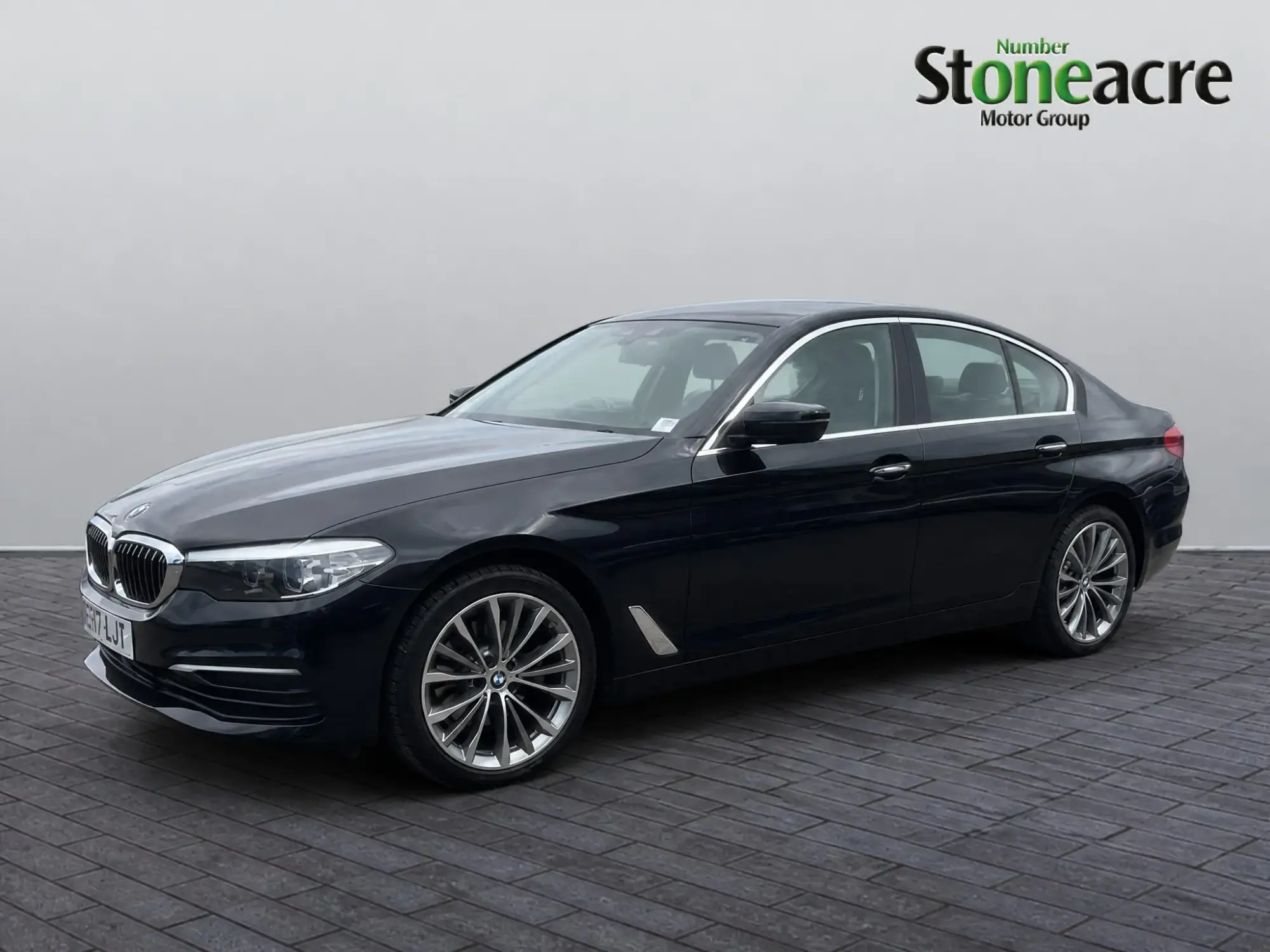 BMW 5 Series 2.0 520d SE Auto xDrive Euro 6 (s/s) 4dr SR17BJV Image 3 BMW 5 Series 2.0 520d SE Auto xDrive Euro 6 (s/s) 4dr SR17BJV Image 3