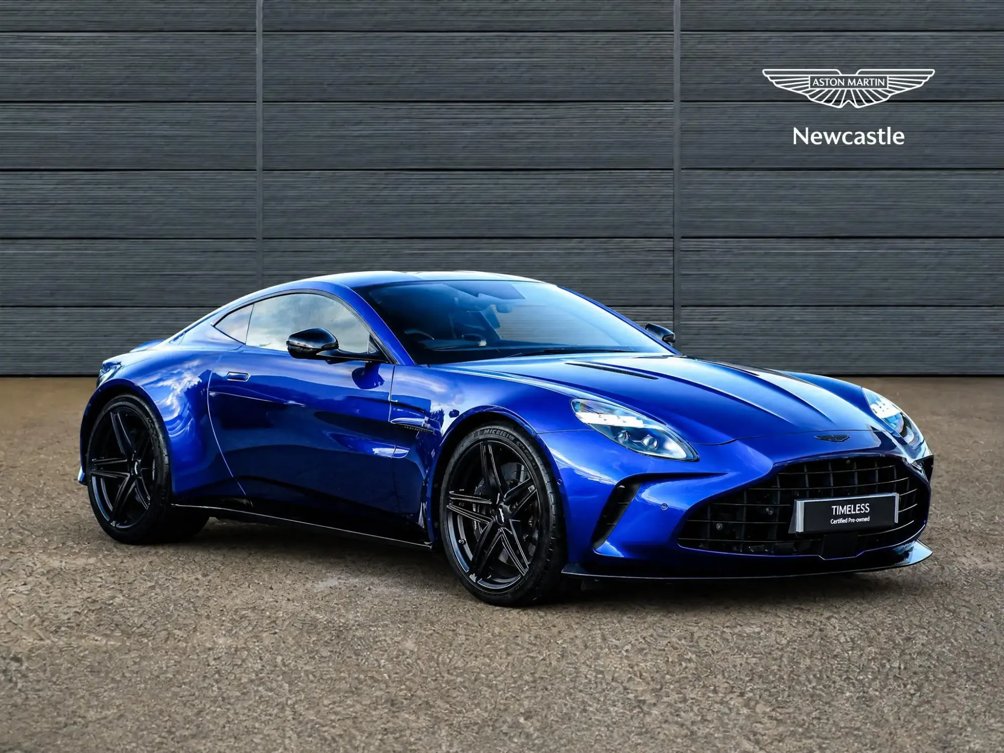 Aston Martin Vantage Image 1