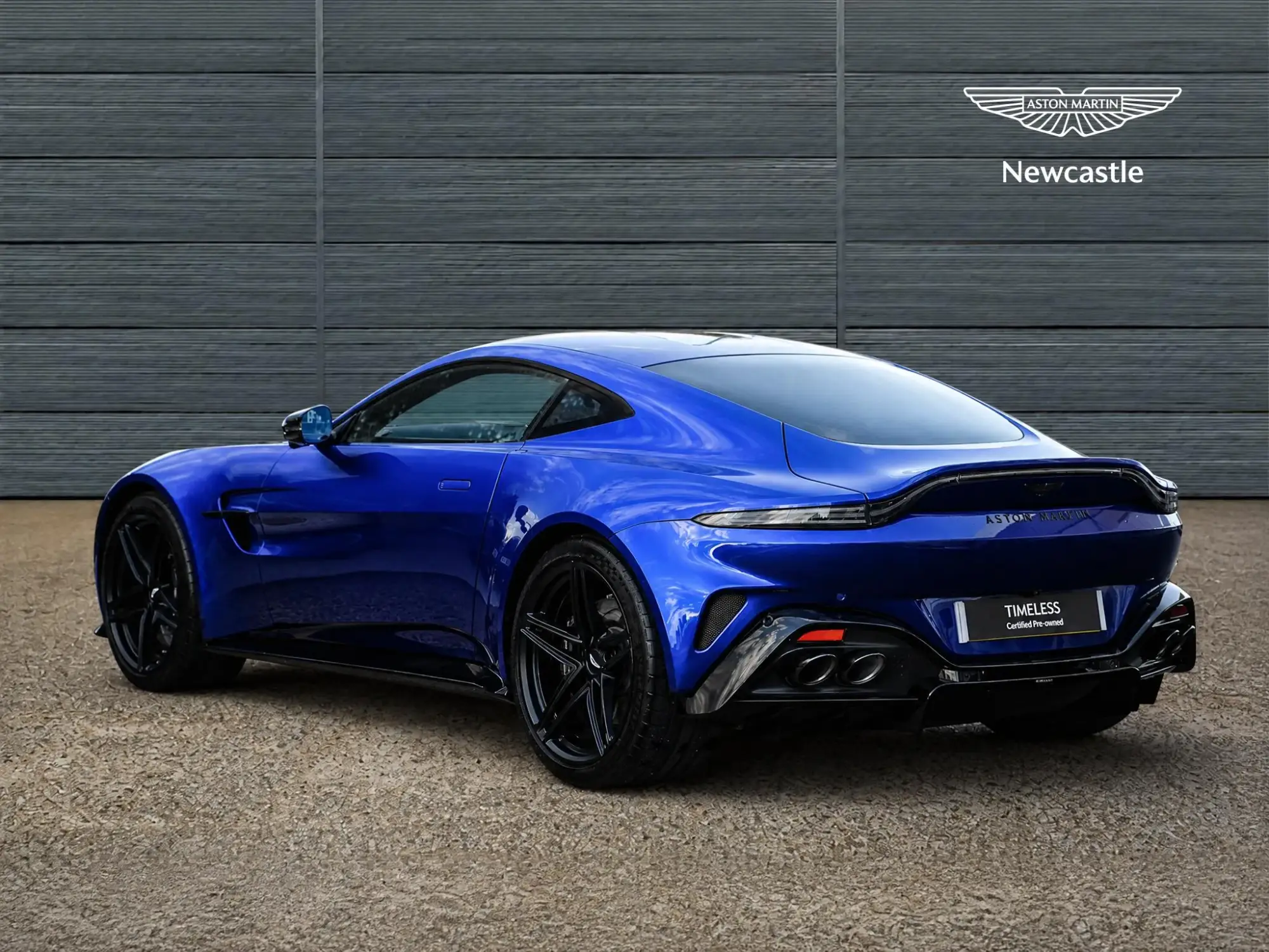 Aston Martin Vantage Image 4