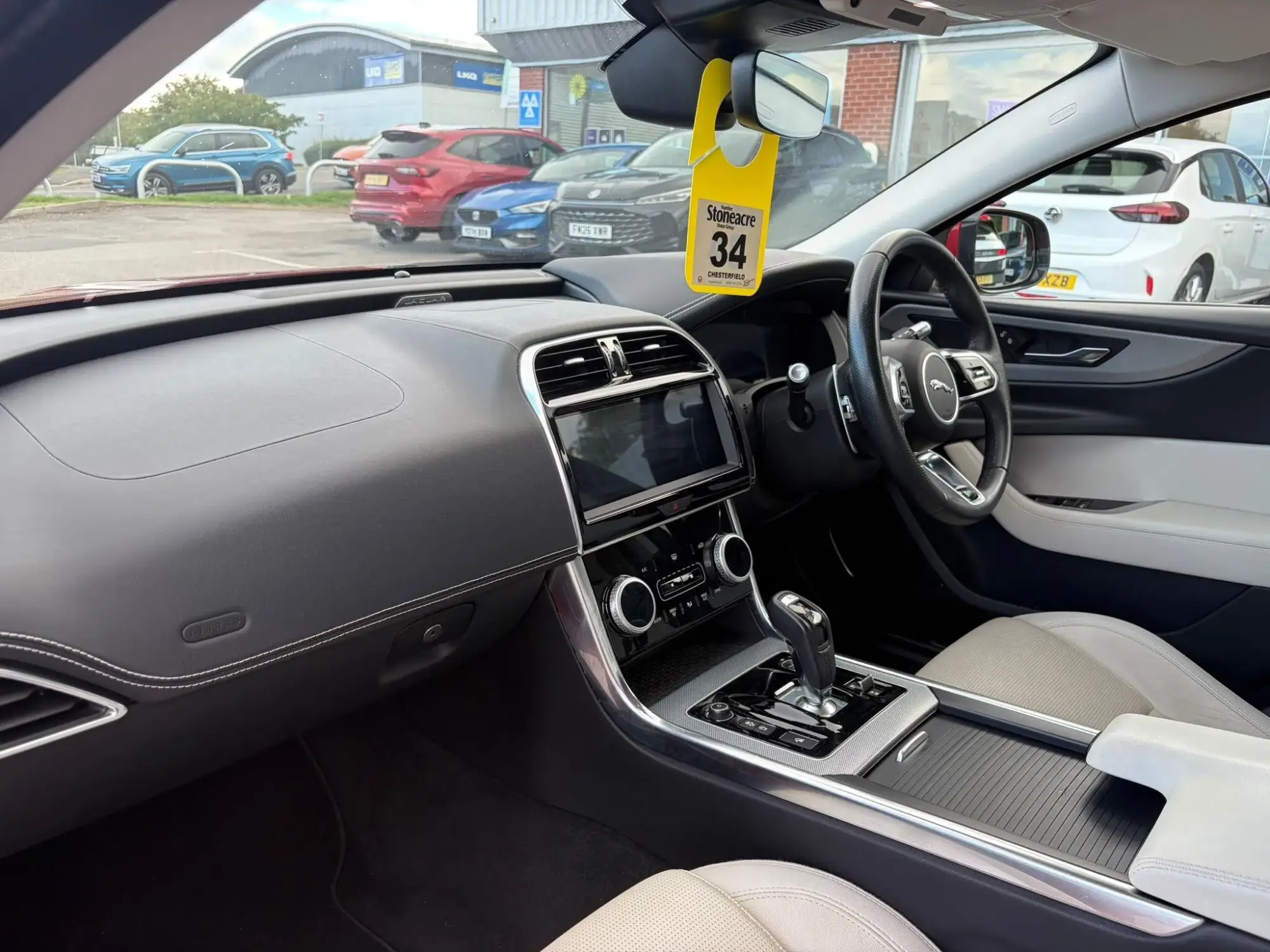 Jaguar XE Image 10