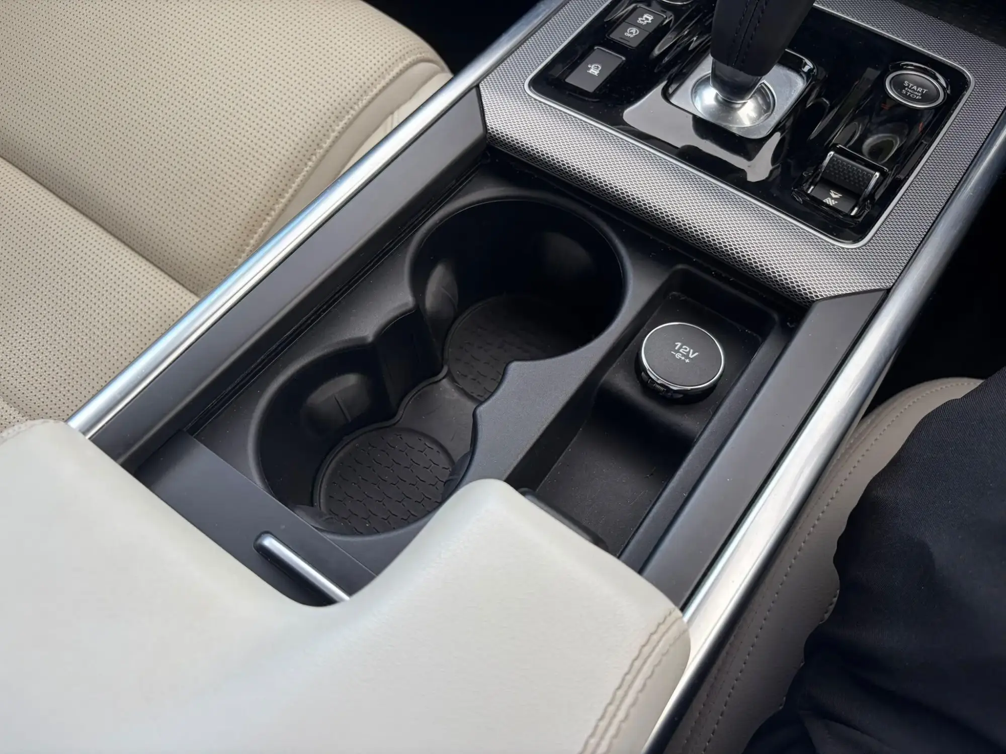 Jaguar XE Image 12