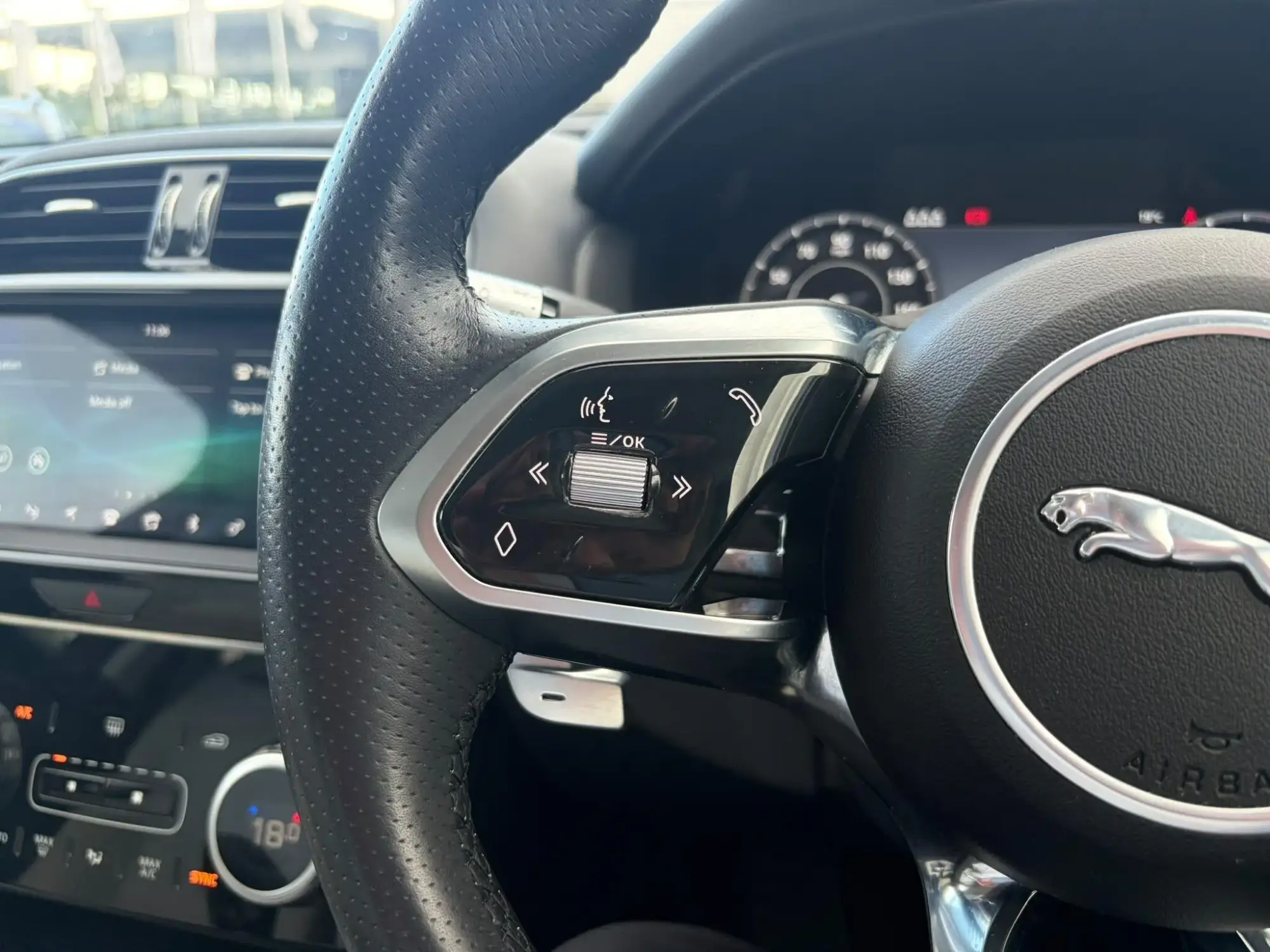Jaguar XE Image 26