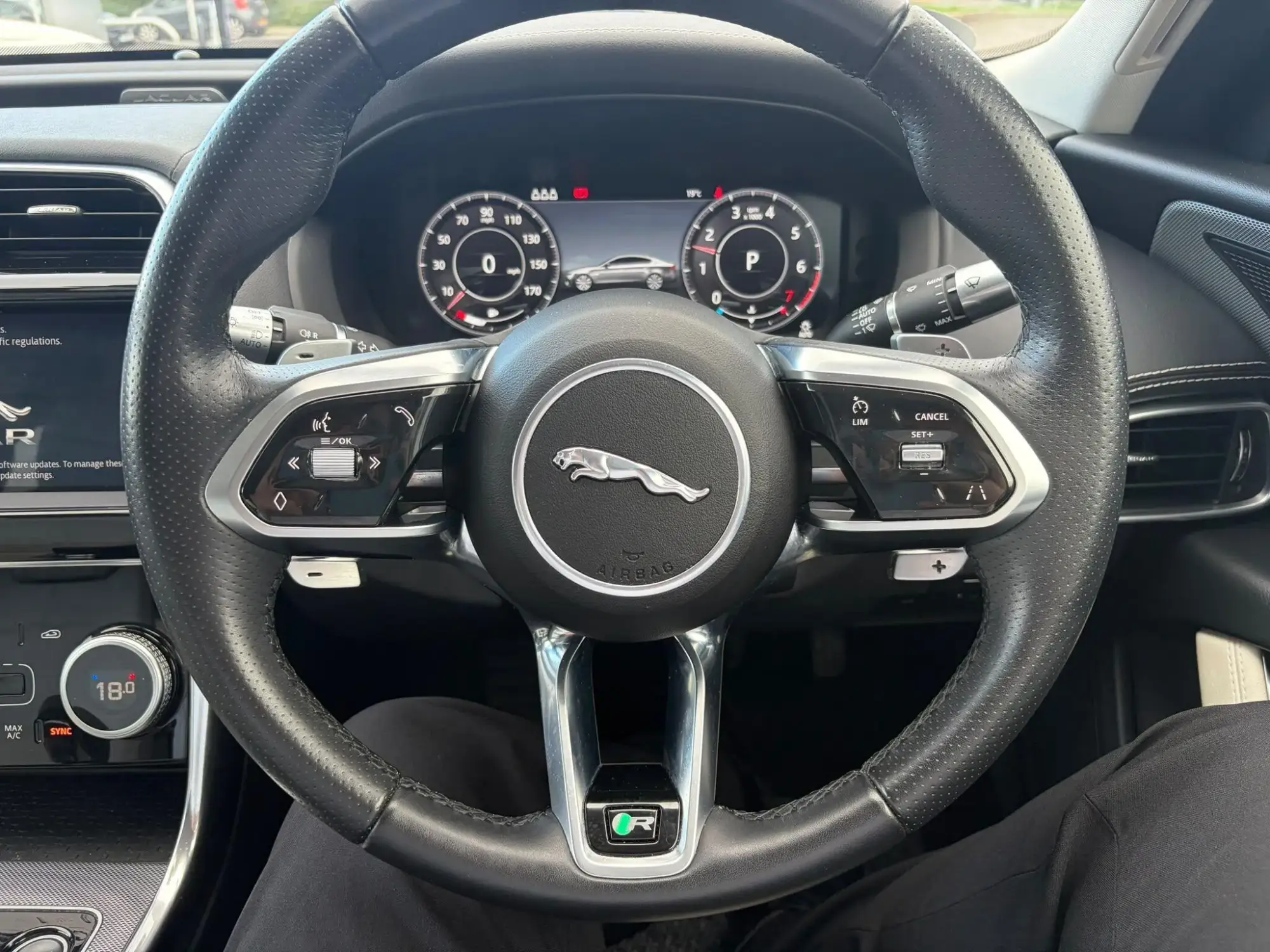 Jaguar XE Image 35
