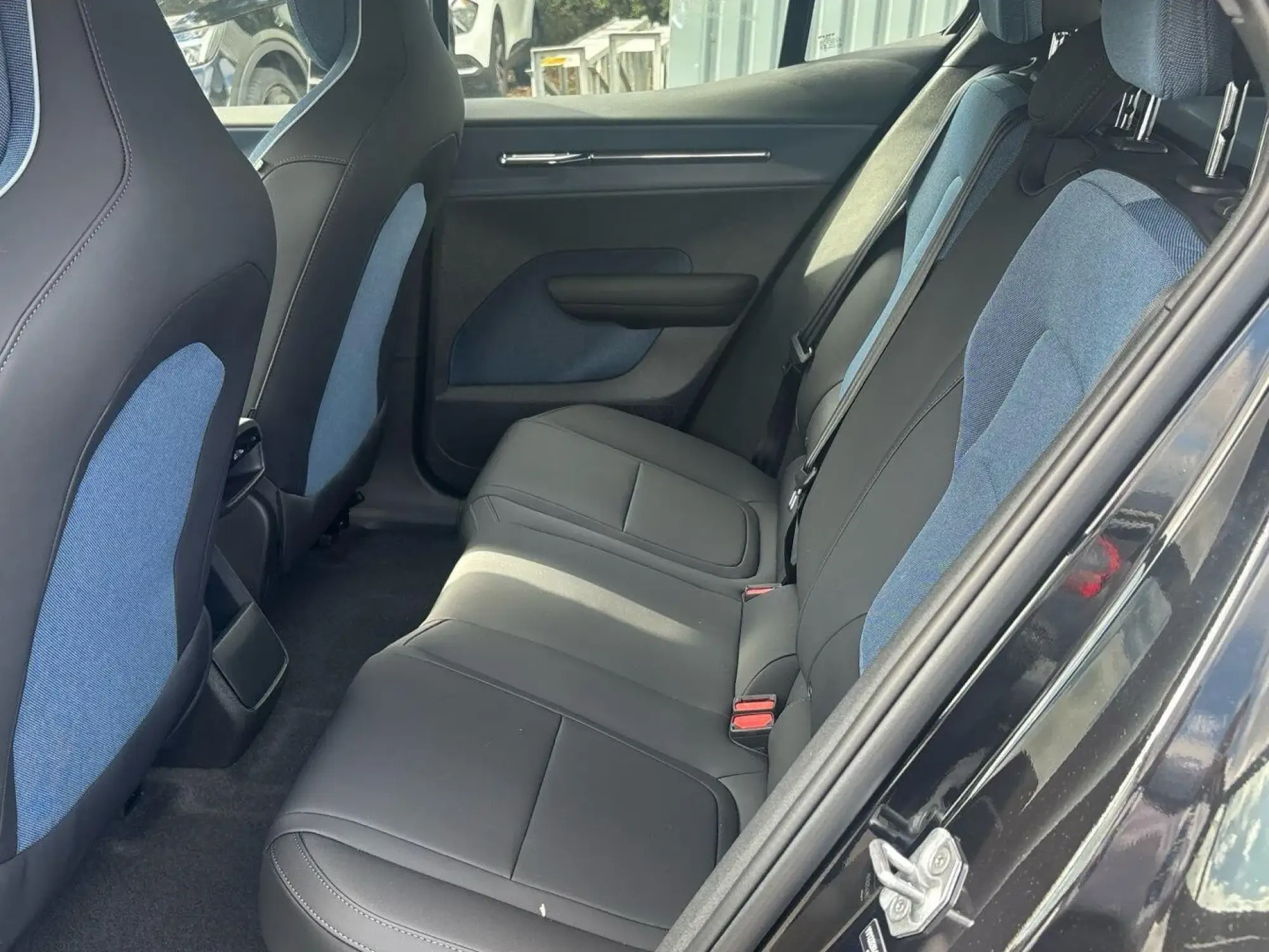 Volvo EX30 Image 10
