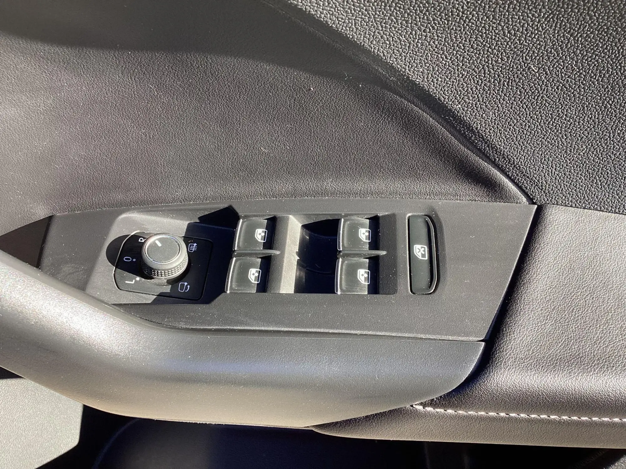 Volkswagen T-Cross Image 9