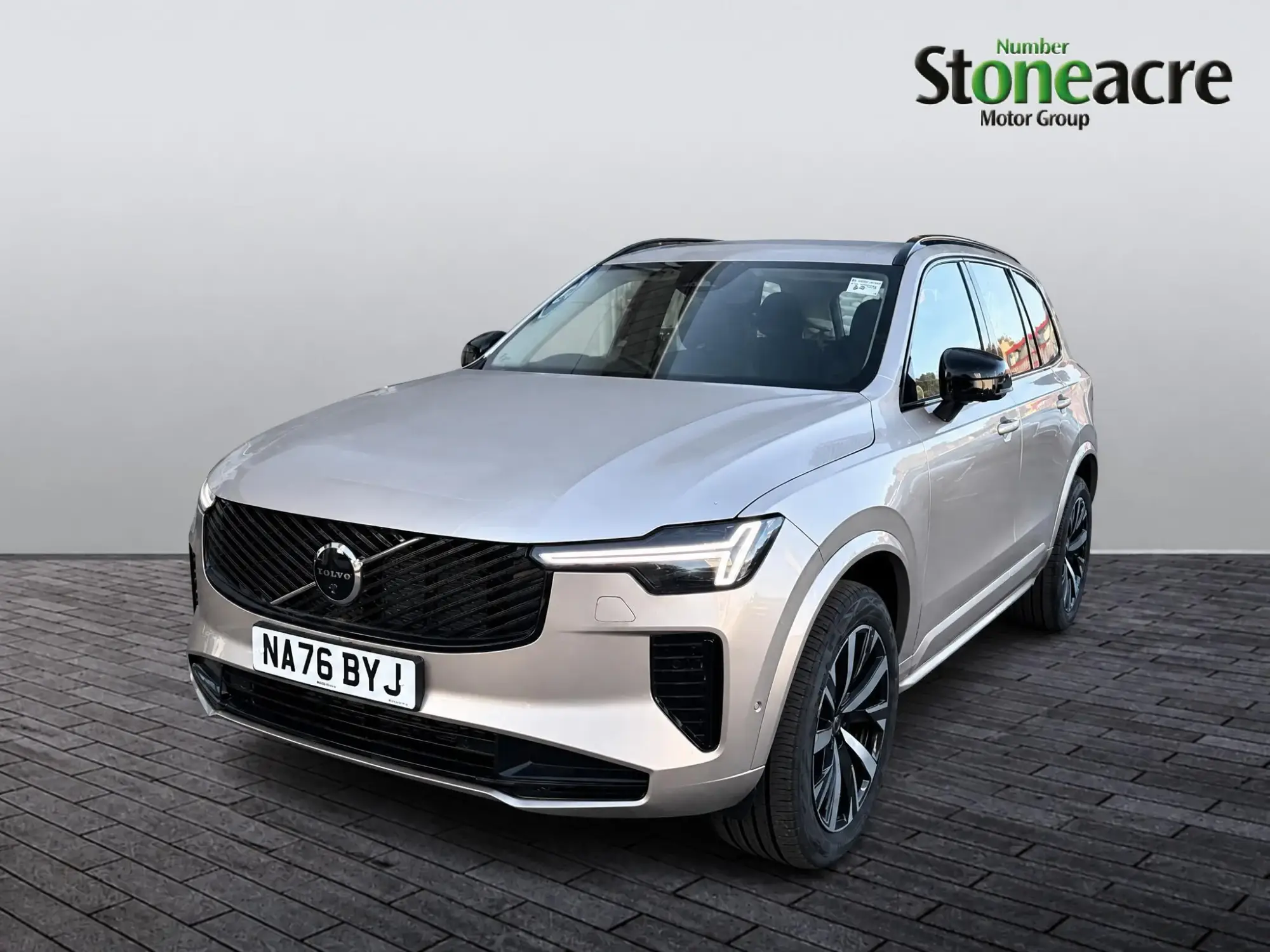 Volvo XC90 2.0 B5 MHEV Plus Auto 4WD Euro 6 (s/s) 5dr NA76BYJ Image 3
