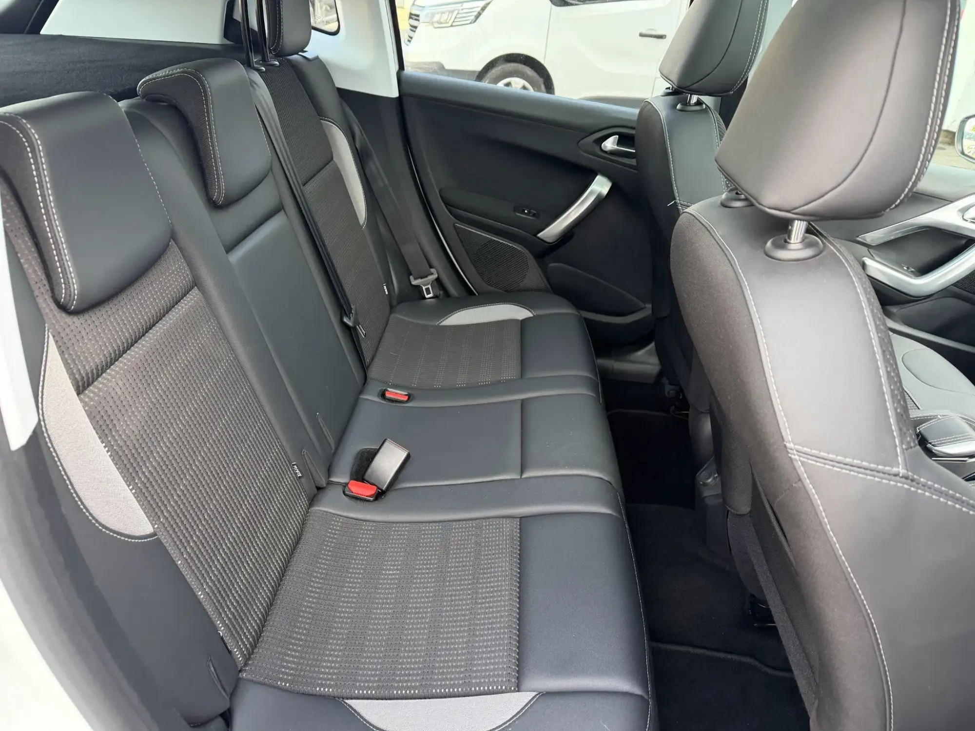Peugeot 2008 Image 13