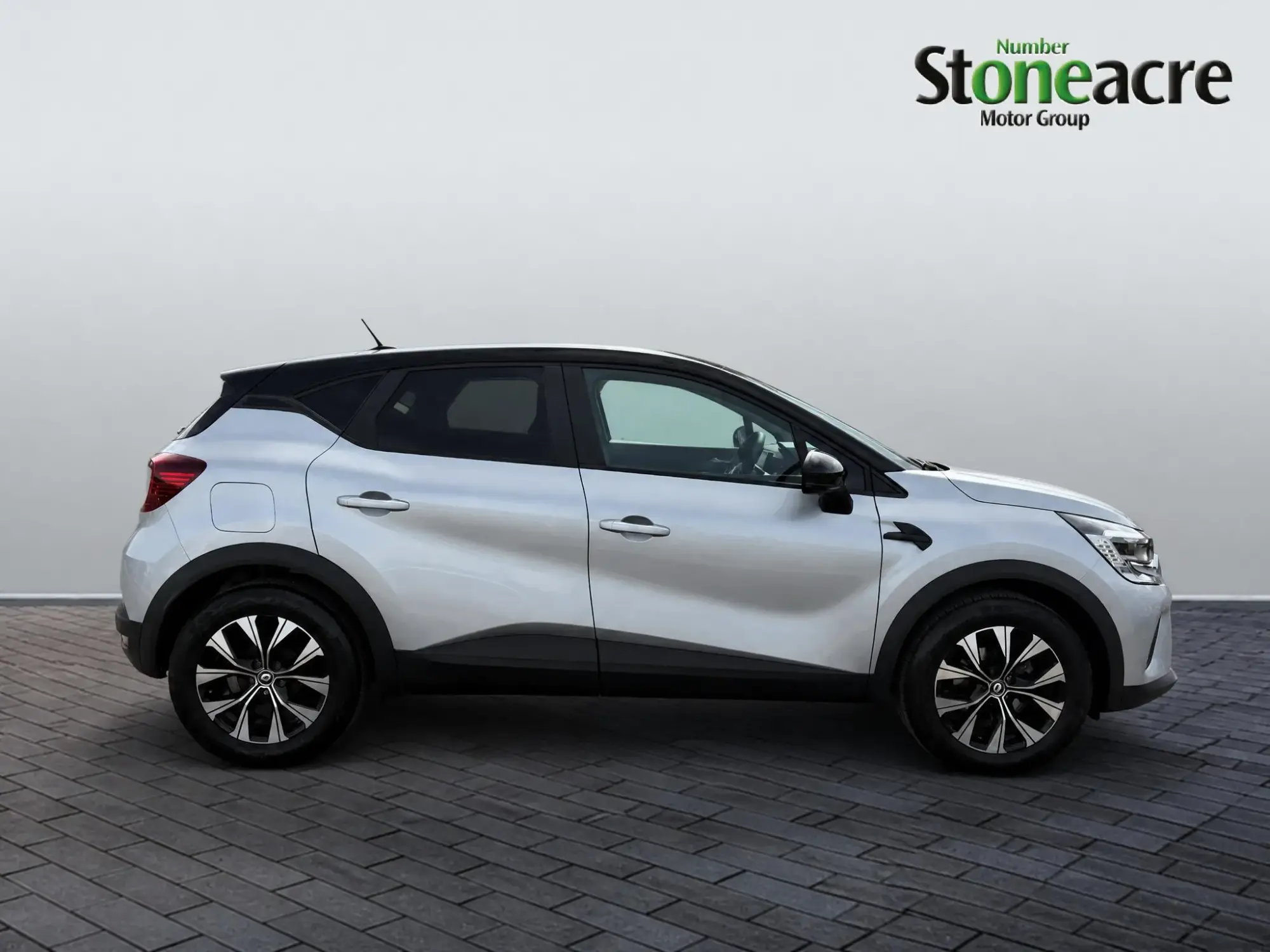 Renault Captur Evolution TCe 90 MY22 YP73UUY Image 2 Renault Captur Evolution TCe 90 MY22 YP73UUY Image 2