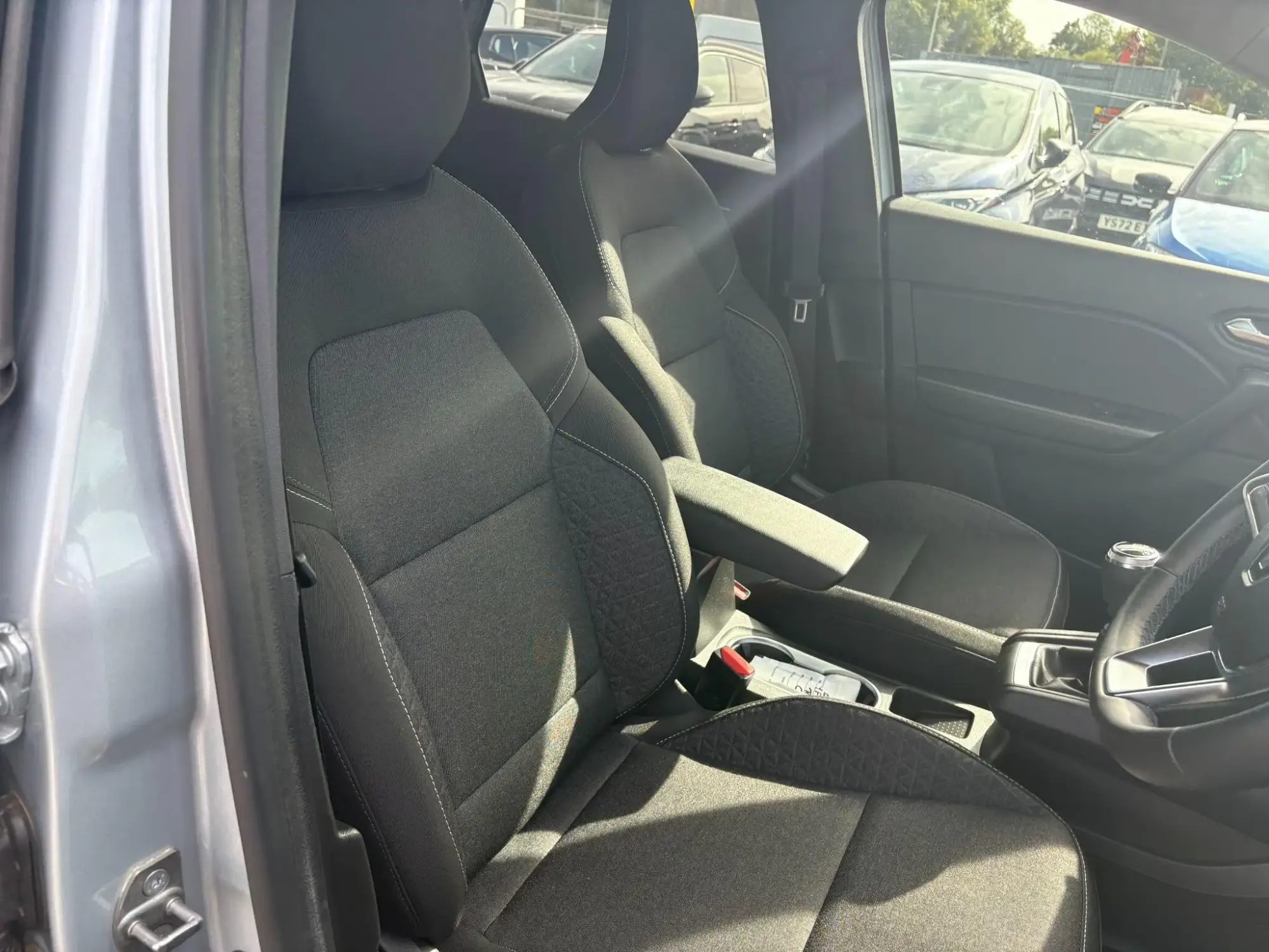 Renault Captur Image 10 Renault Captur Image 10
