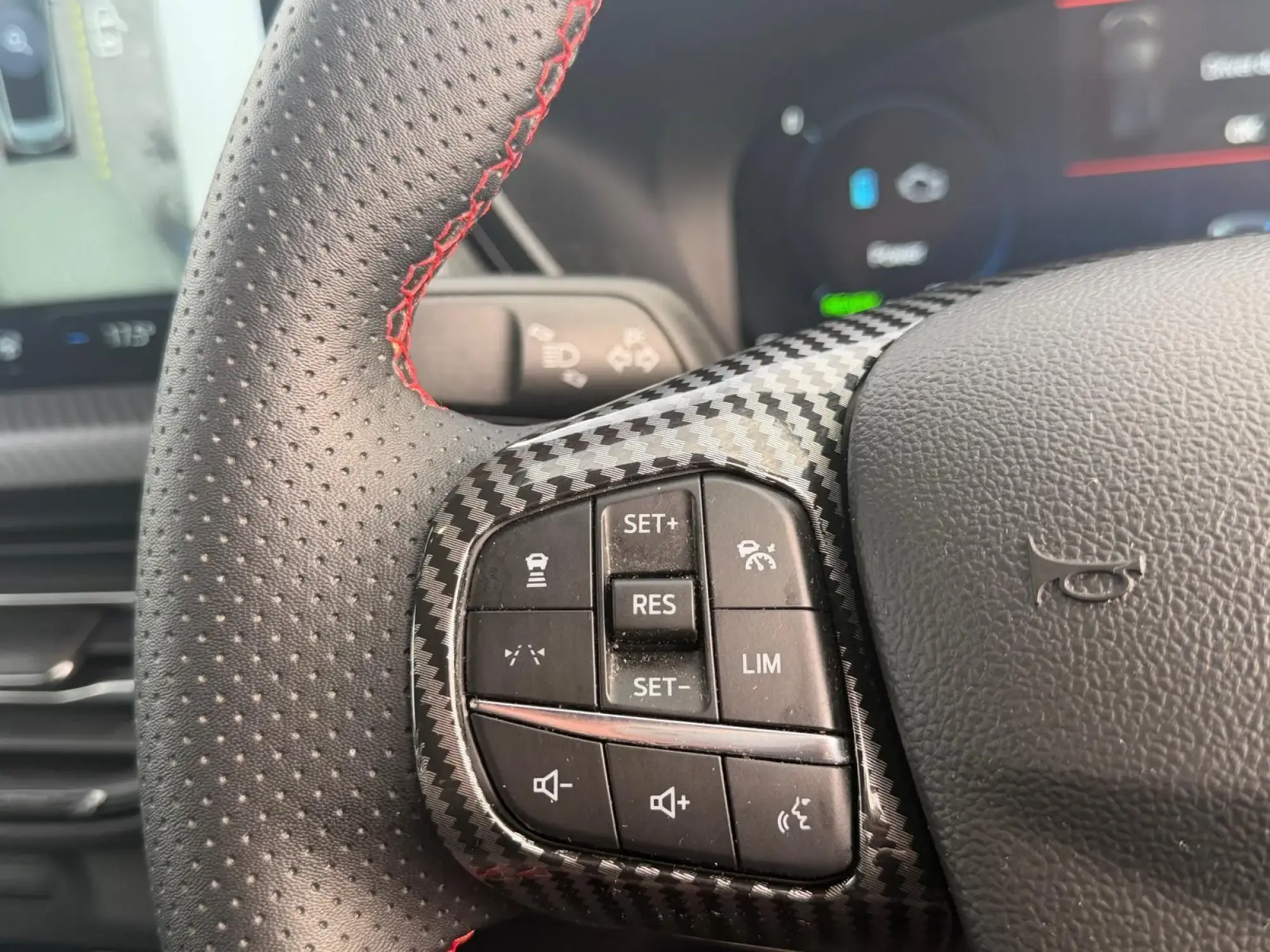 Ford Kuga Hybrid Image 16 Ford Kuga Hybrid Image 16