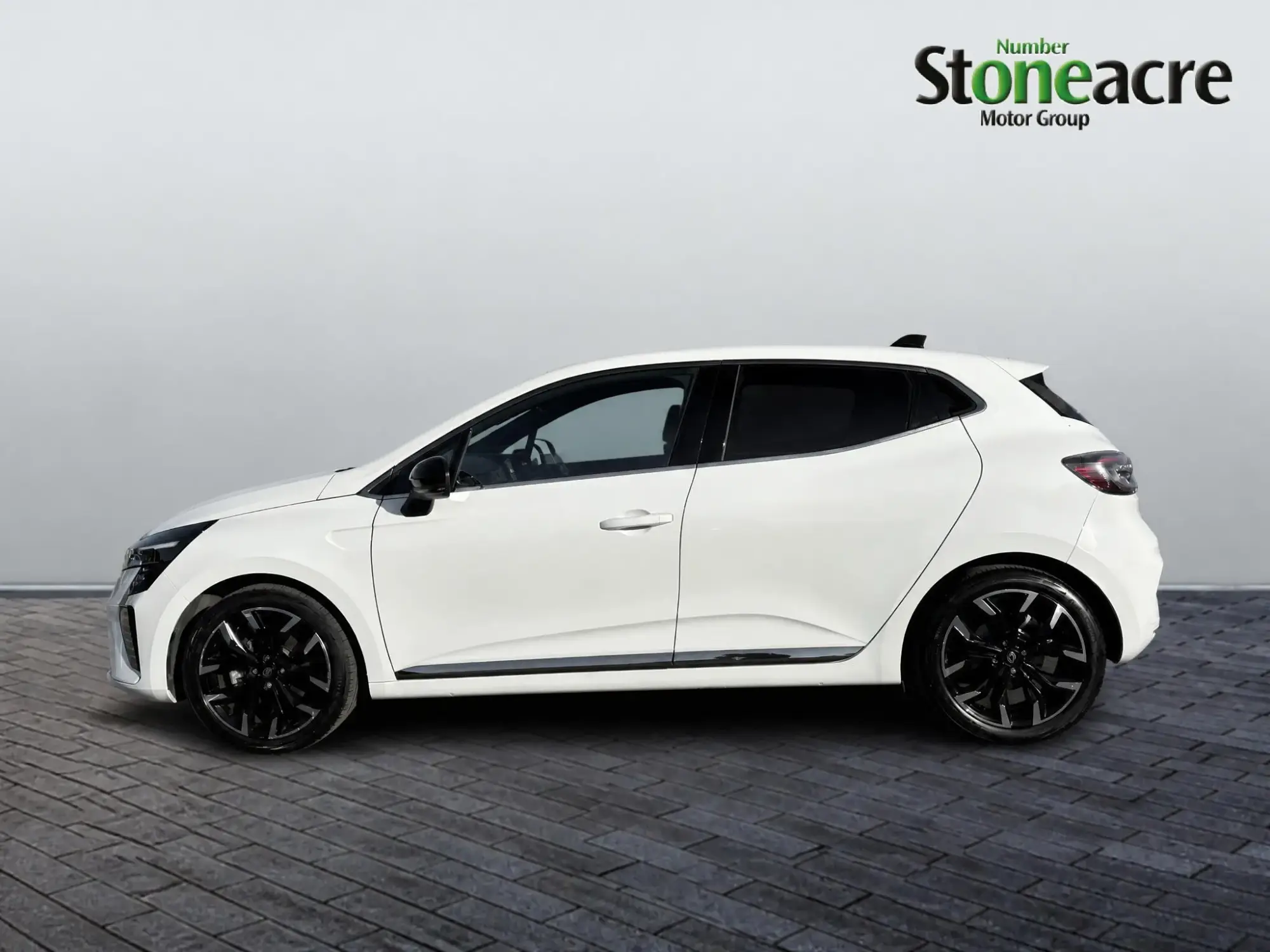Renault Clio E-Tech Image 6 Renault Clio E-Tech Image 6