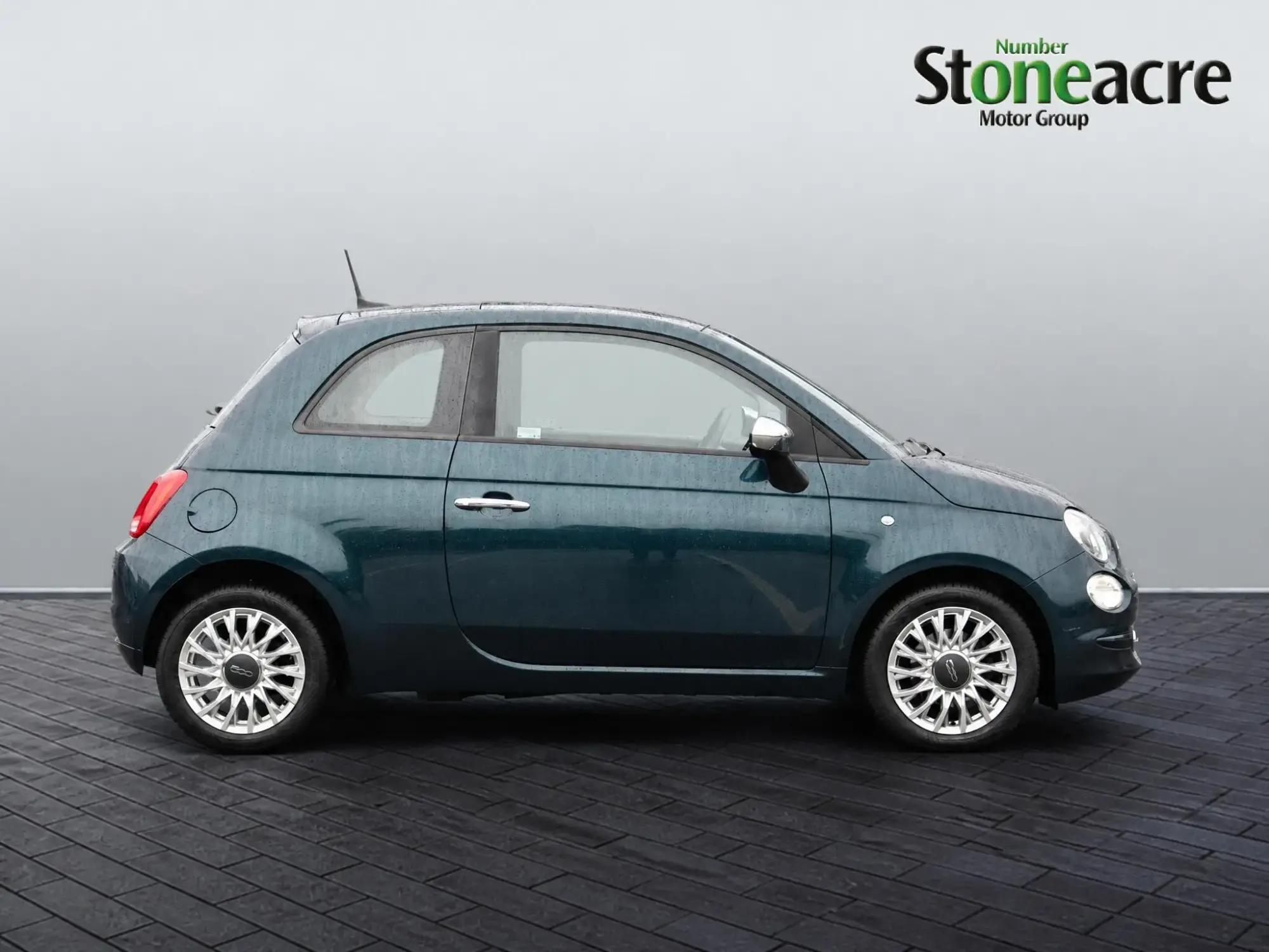 Fiat 500 1.0 Mild Hybrid Lounge 3dr YD21ABB Image 2 Fiat 500 1.0 Mild Hybrid Lounge 3dr YD21ABB Image 2