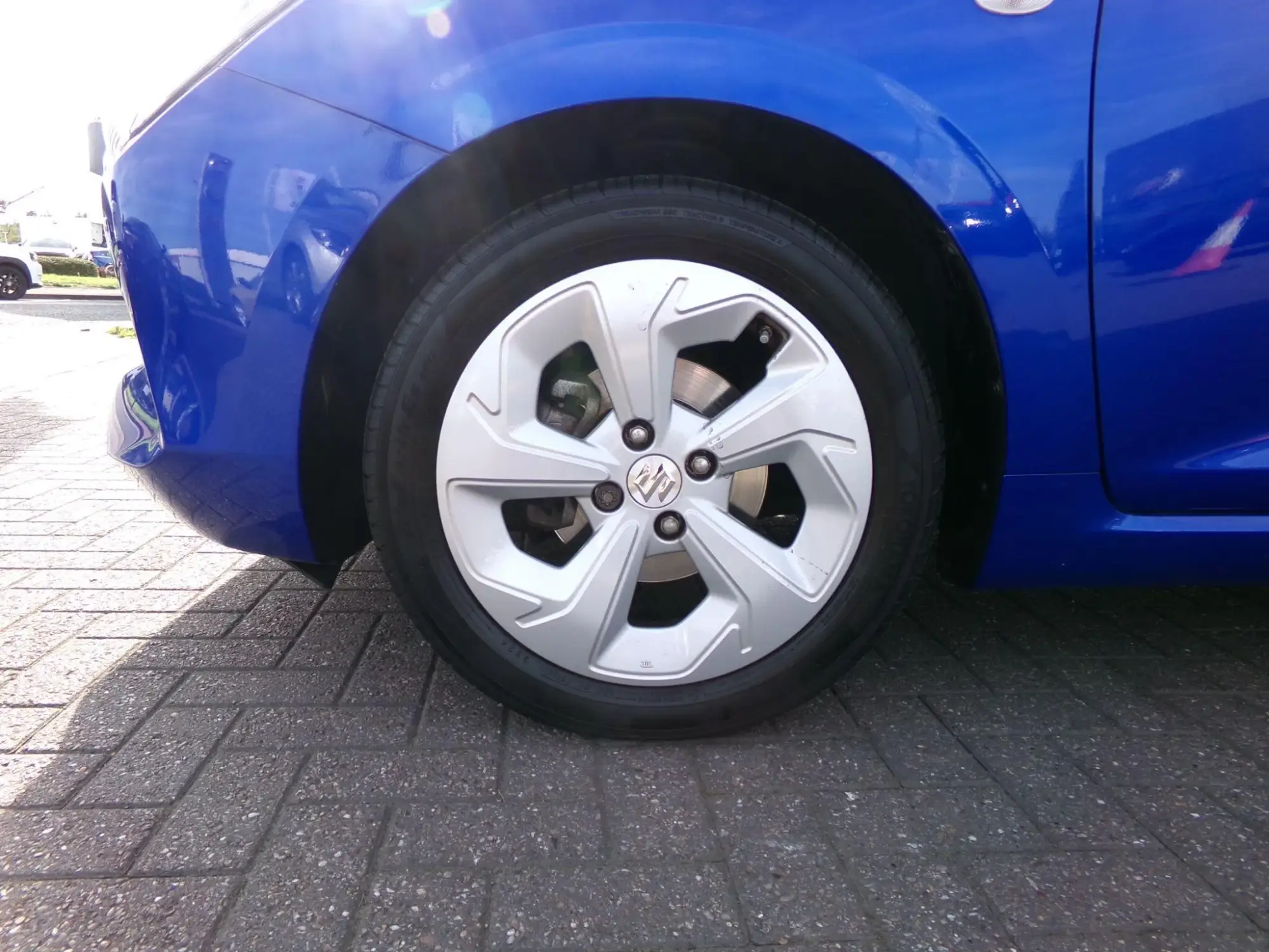 Suzuki Swift Image 17