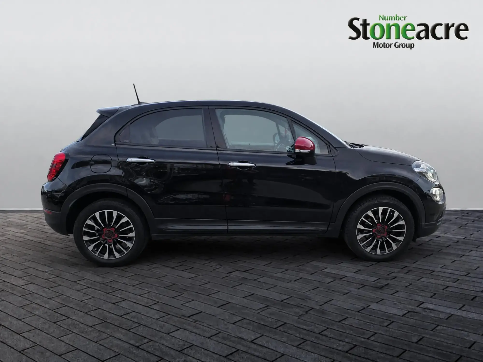 Fiat 500X Dolcevita 1.0 FireFly Turbo RED Euro 6 (s/s) 5dr FJ23OAZ Image 1 Fiat 500X Dolcevita 1.0 FireFly Turbo RED Euro 6 (s/s) 5dr FJ23OAZ Image 1