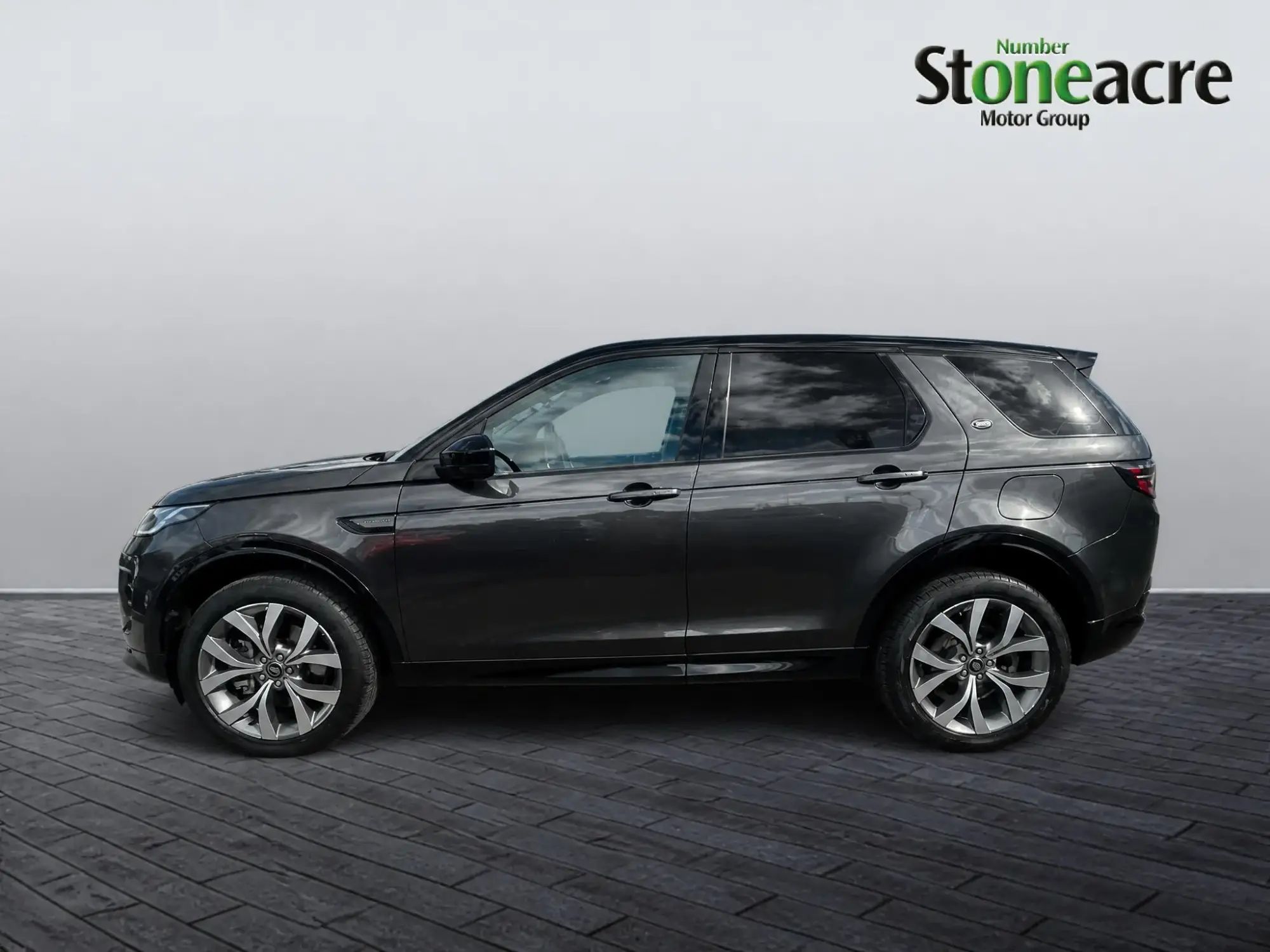 Land Rover Discovery Sport Image 5