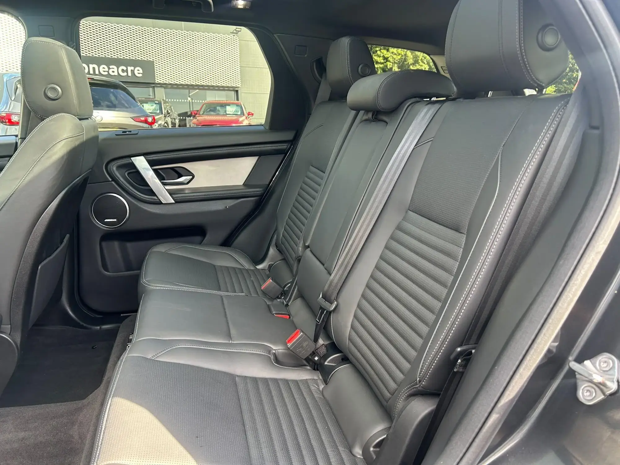 Land Rover Discovery Sport Image 11