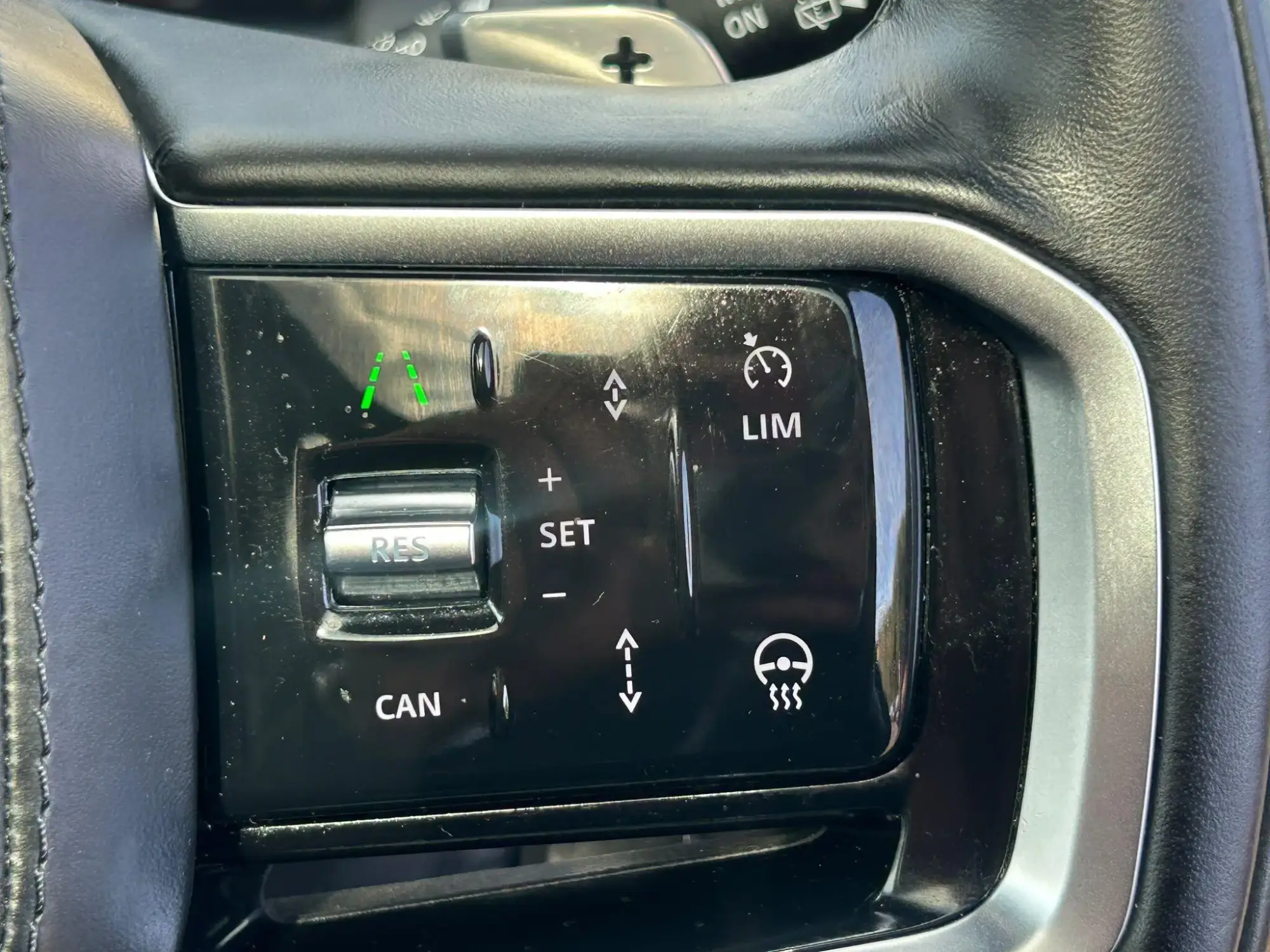 Land Rover Discovery Sport Image 12