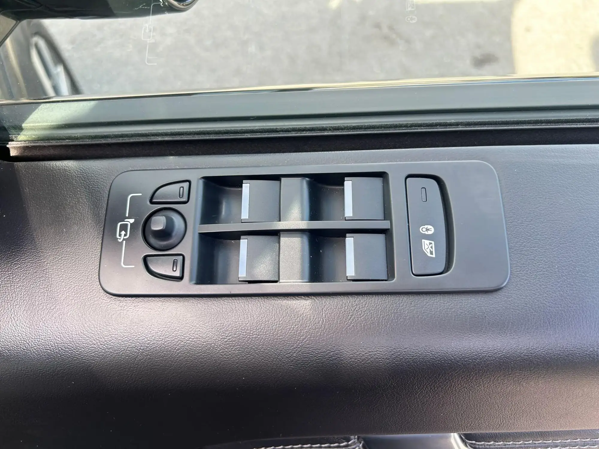 Land Rover Discovery Sport Image 17