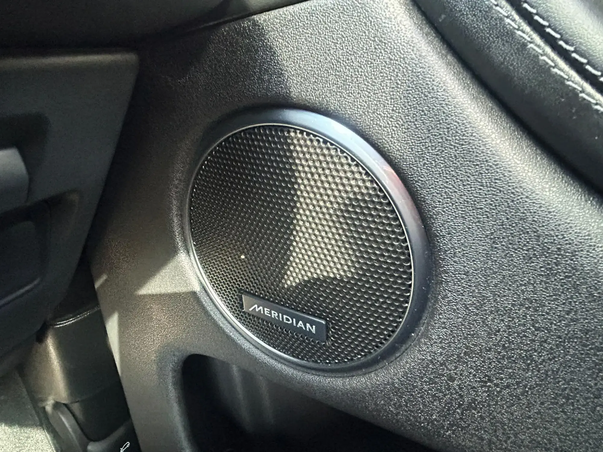 Land Rover Discovery Sport Image 21