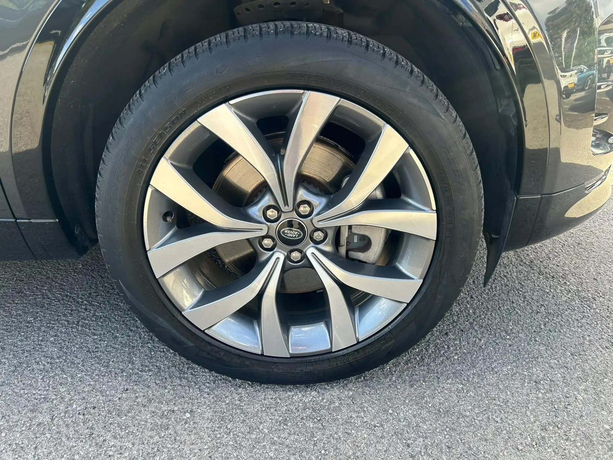 Land Rover Discovery Sport Image 22