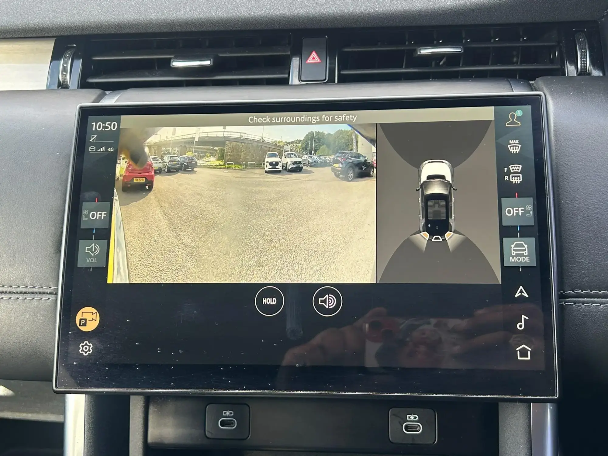 Land Rover Discovery Sport Image 28